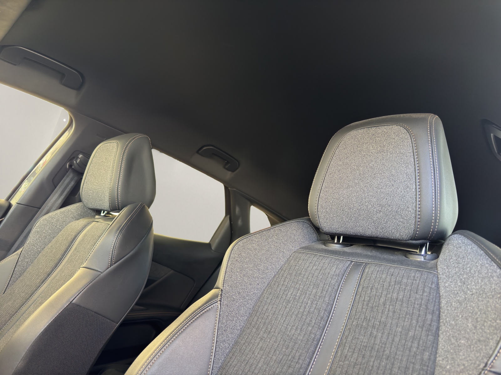 PEUGEOT 3008 1.6 PureTech GT Line-image-12