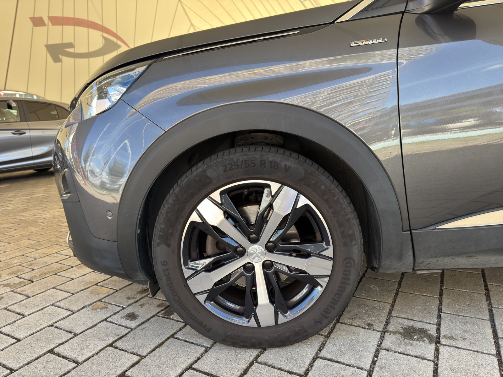 PEUGEOT 3008 1.6 PureTech GT Line-image-7