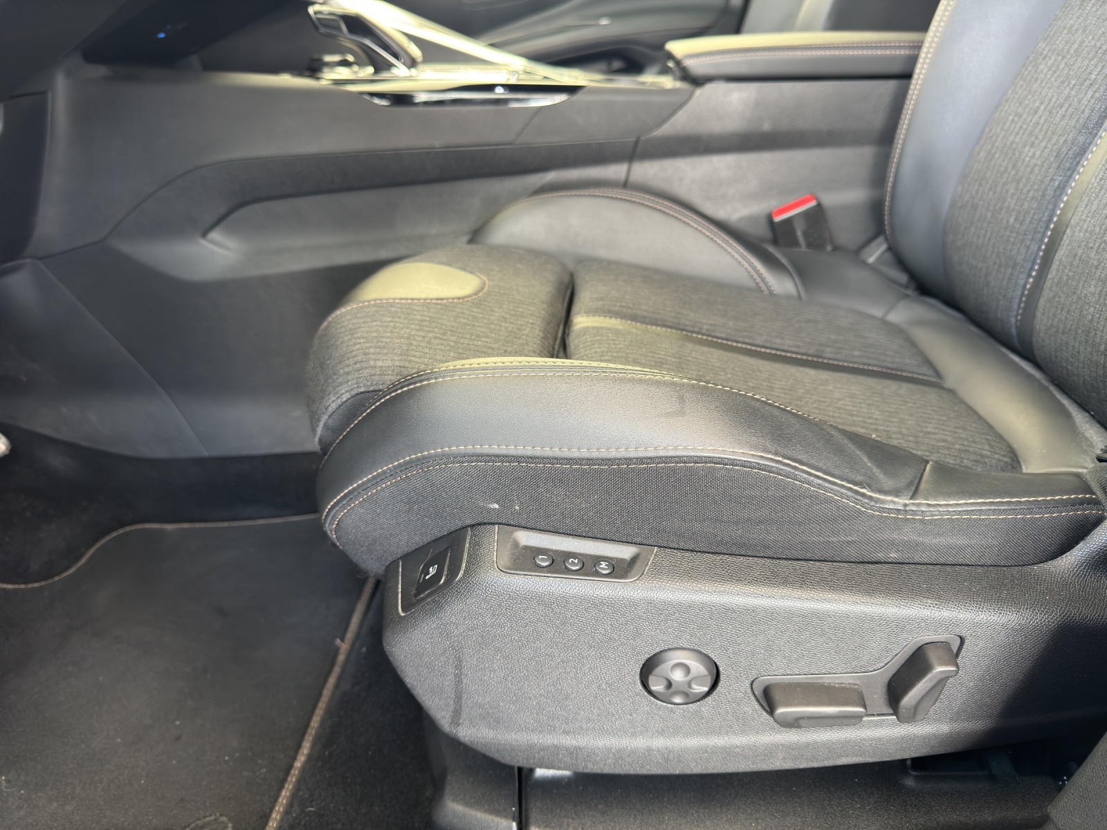 PEUGEOT 3008 1.6 PureTech GT Line-image-11