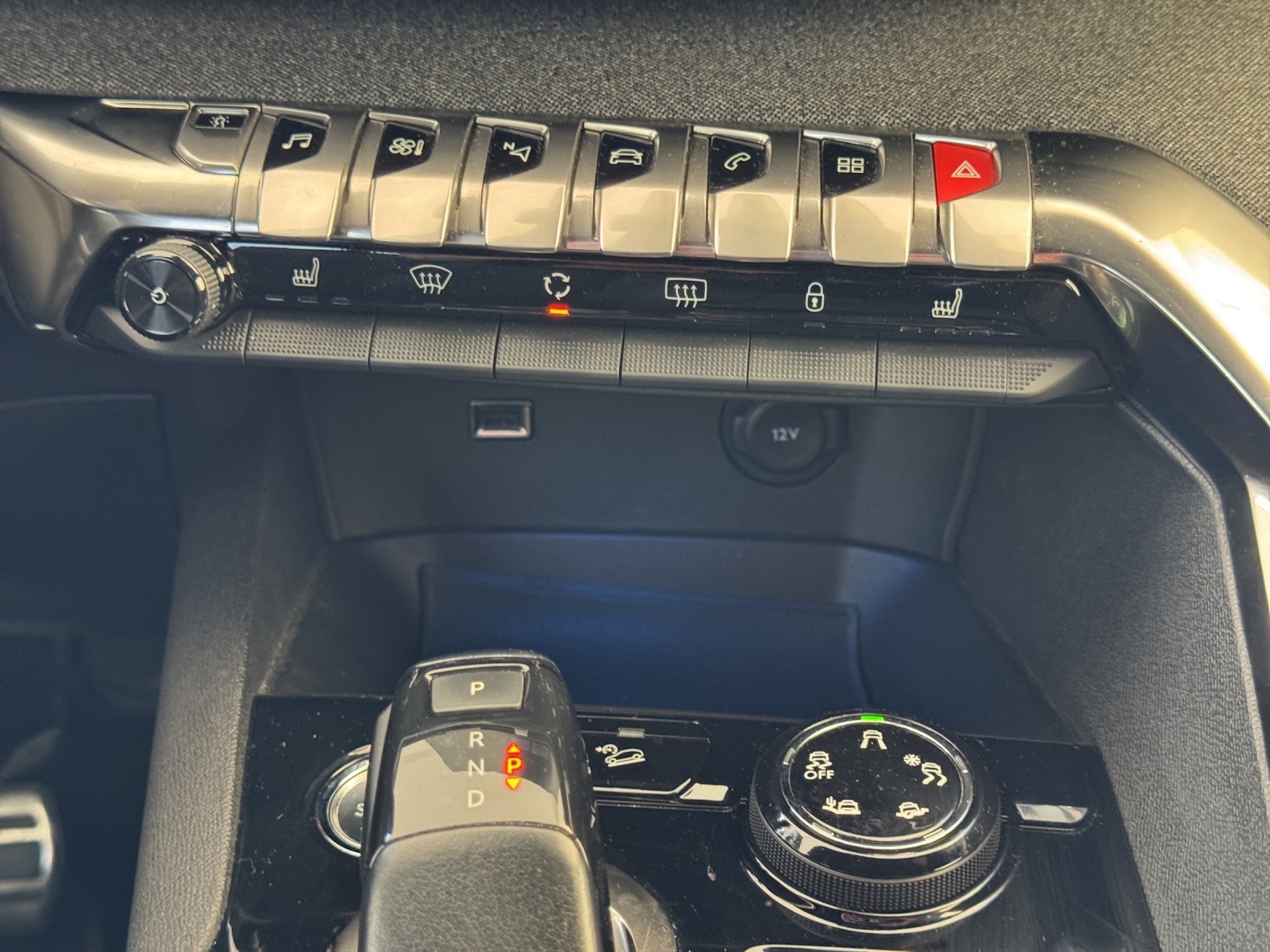 PEUGEOT 3008 1.6 PureTech GT Line-image-17