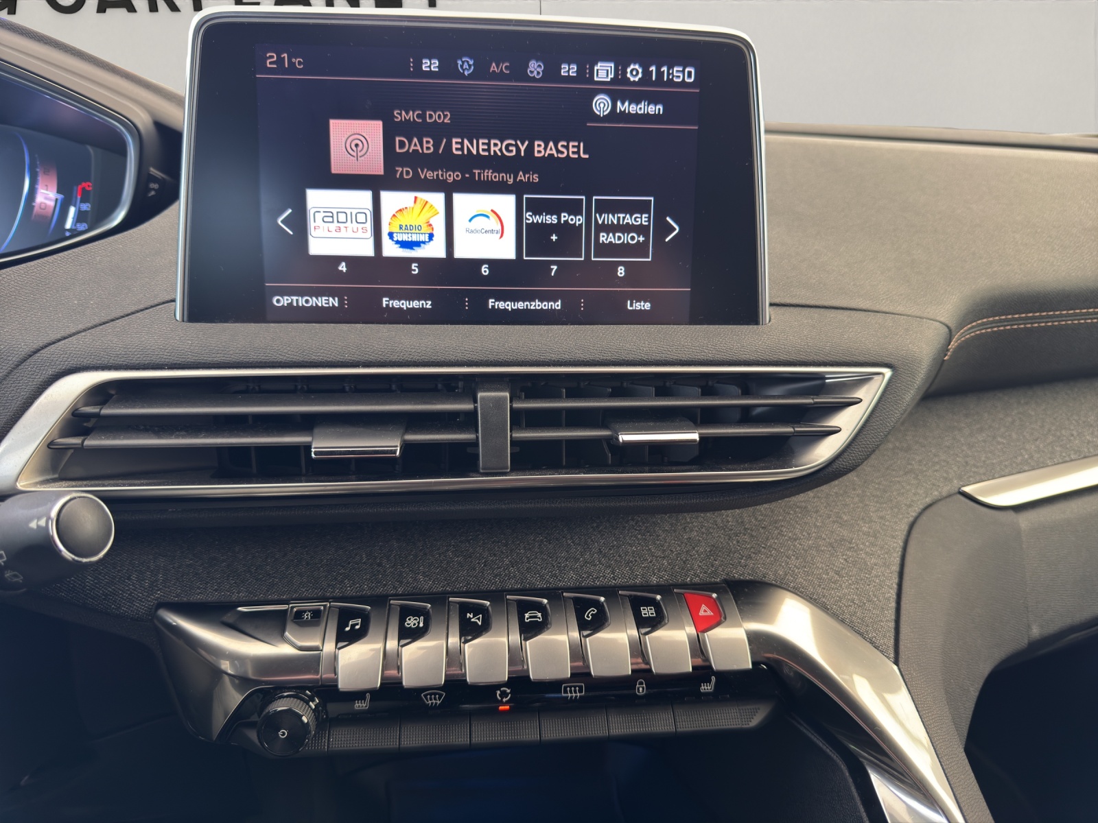 PEUGEOT 3008 1.6 PureTech GT Line-image-14
