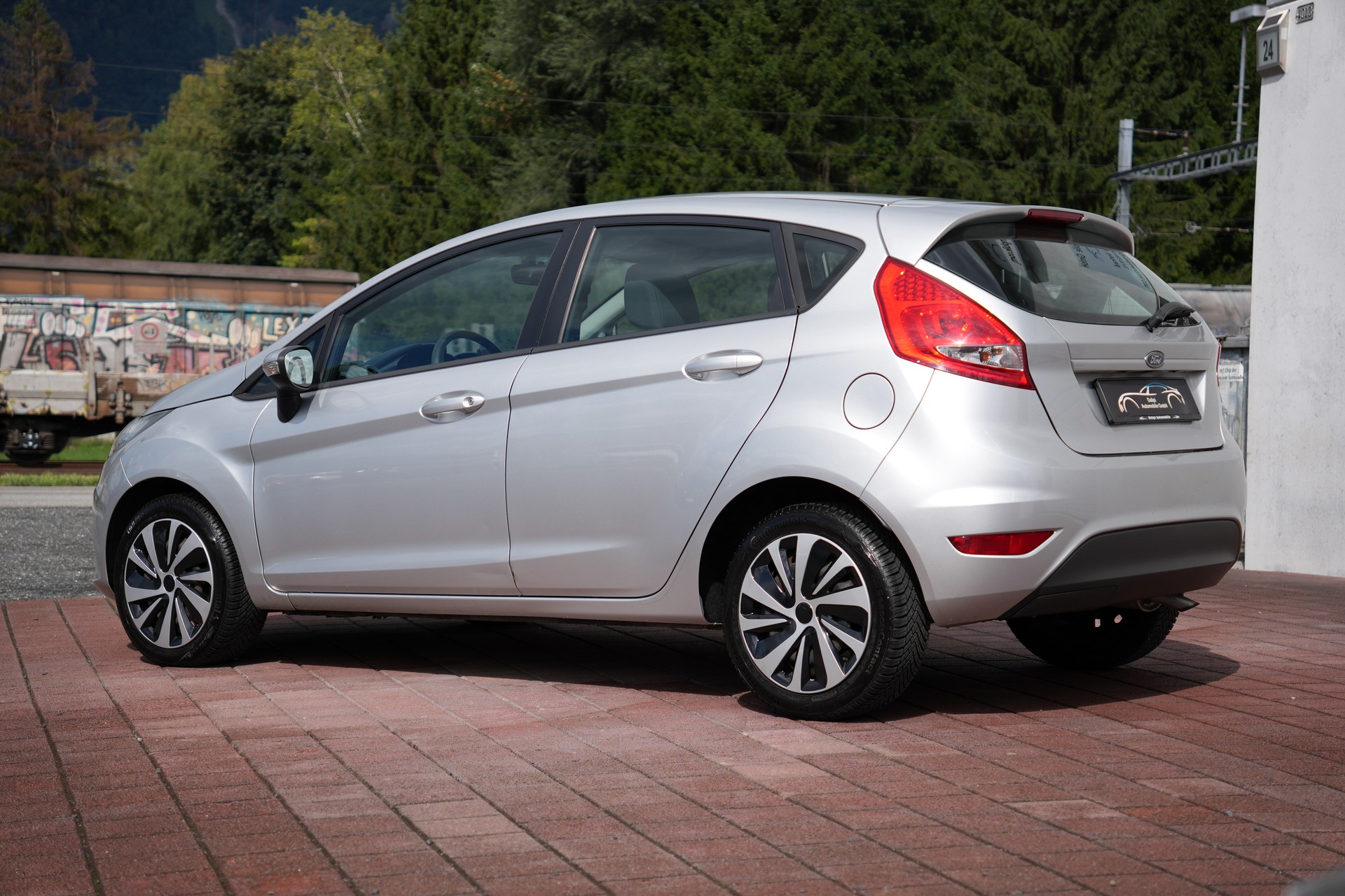 FORD Fiesta 1.4 16V Titanium-image-2