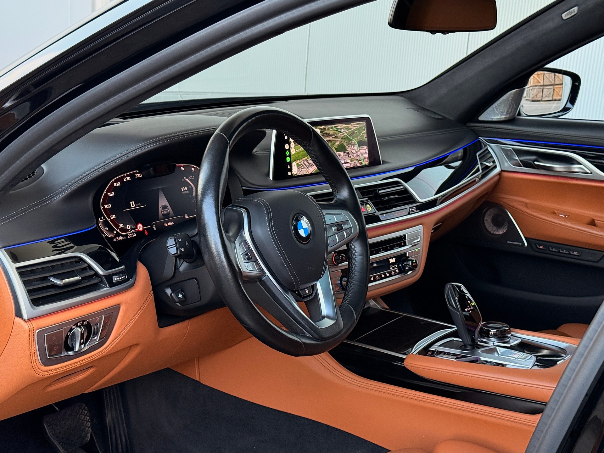 BMW 750i xDrive Steptronic-image-9