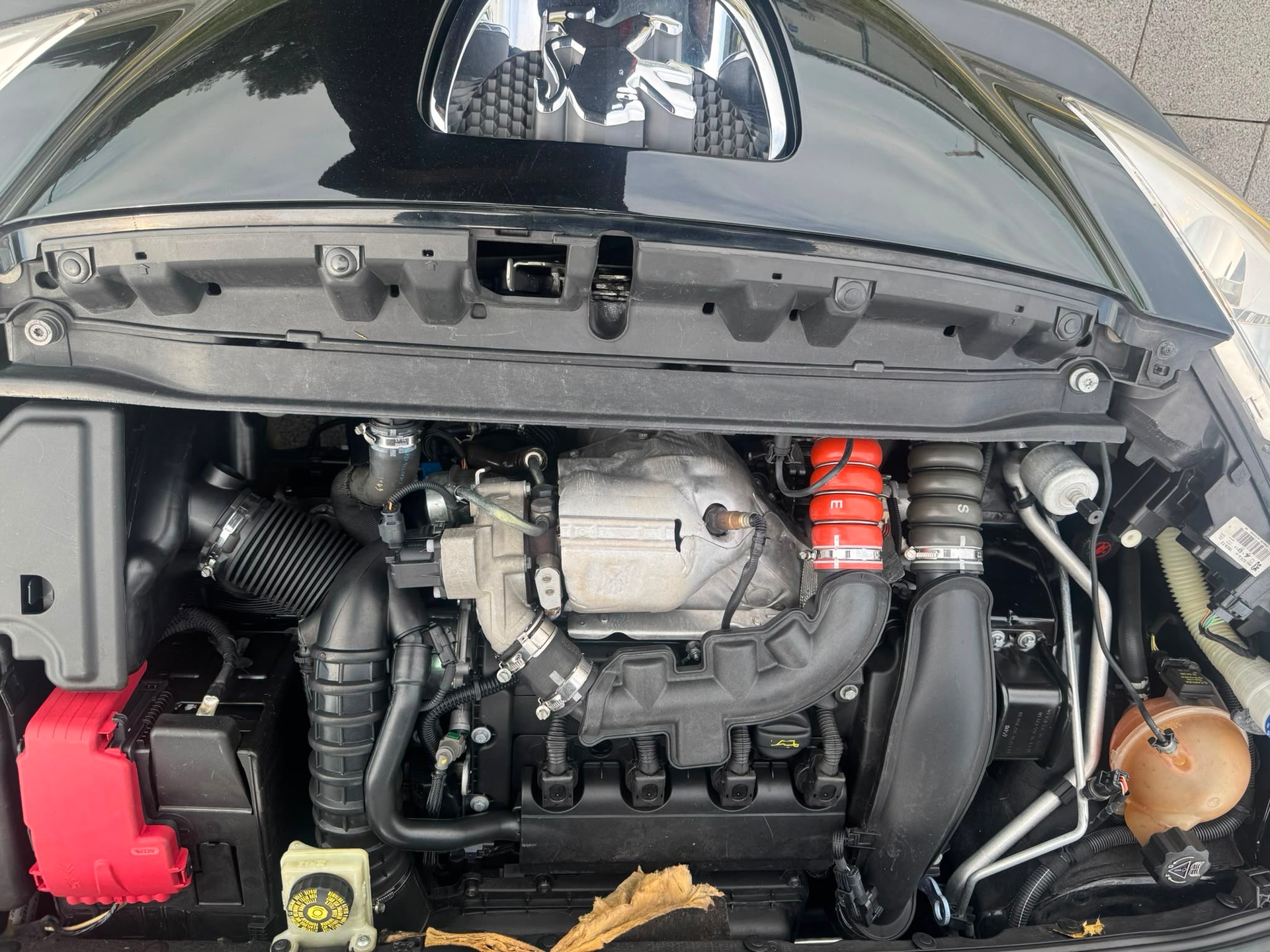 PEUGEOT 308 CC 1.6 16V Turbo Platinum-image-6