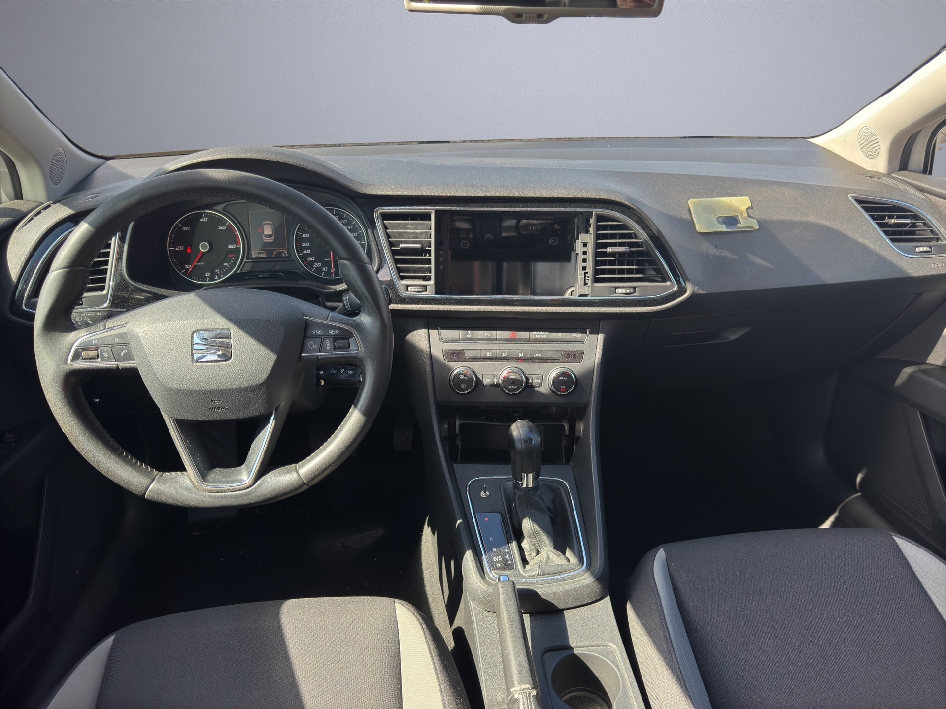 SEAT Leon ST 2.0 TDI Style DSG-image-8