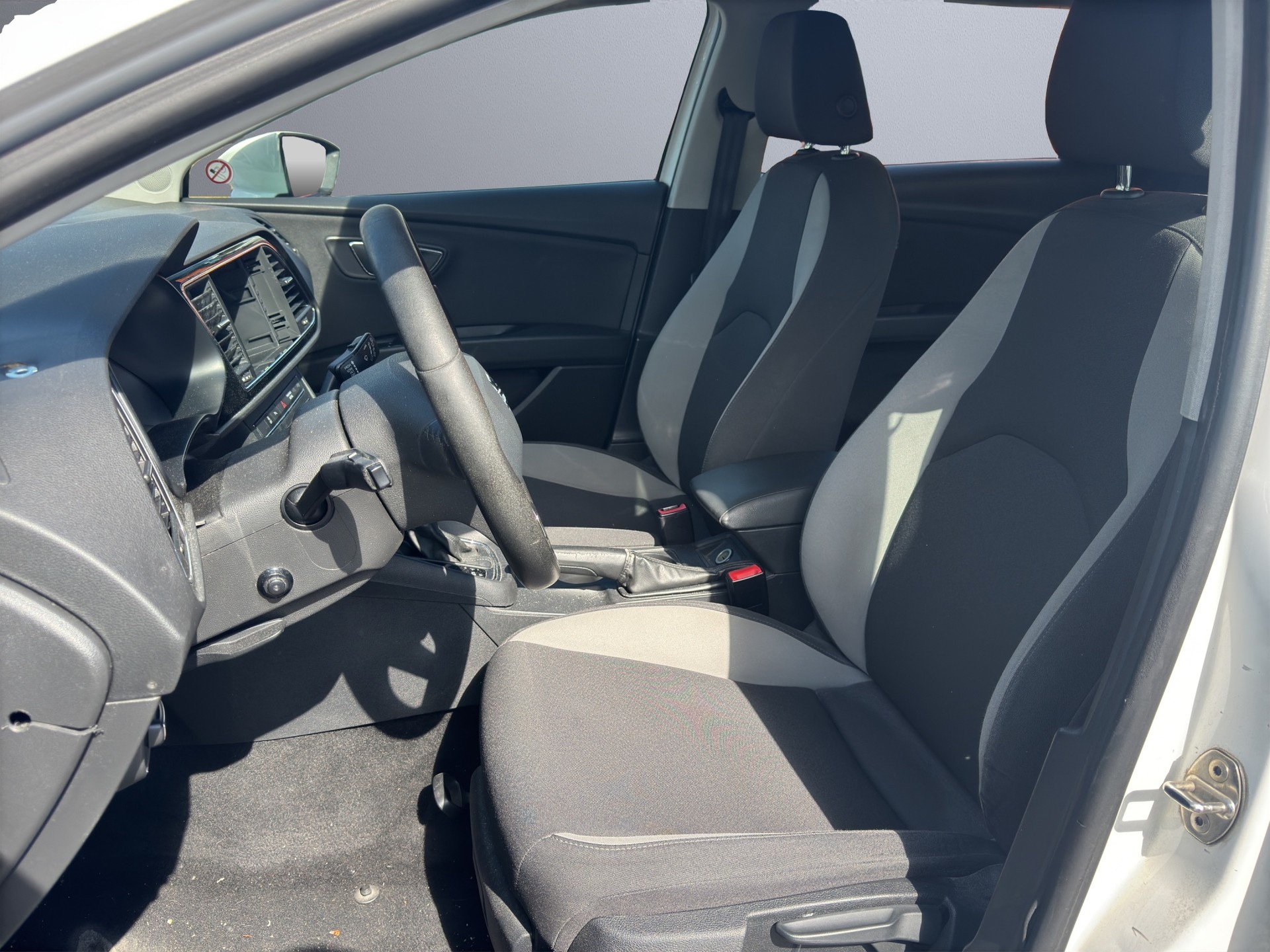 SEAT Leon ST 2.0 TDI Style DSG-image-10