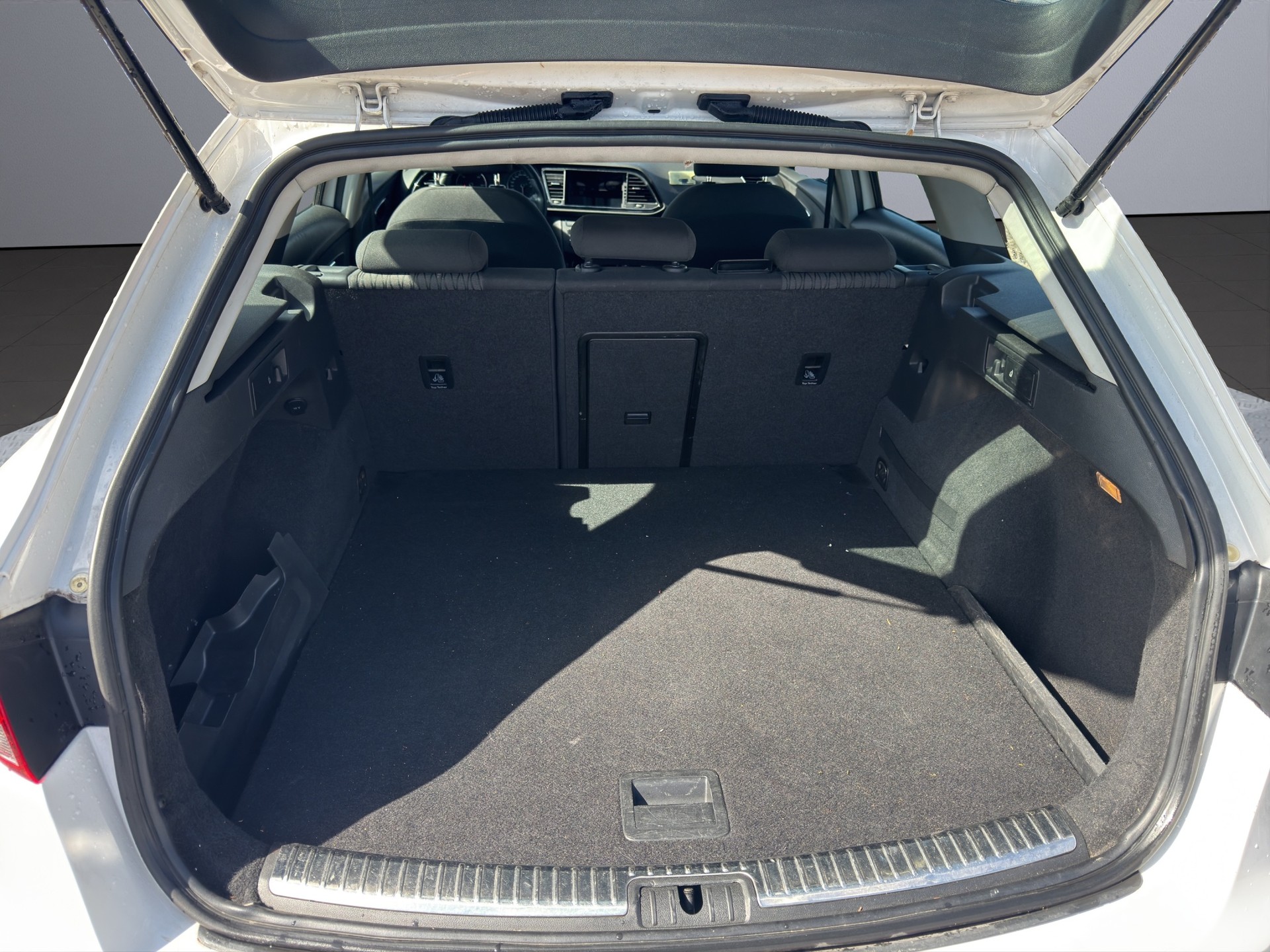 SEAT Leon ST 2.0 TDI Style DSG-image-12