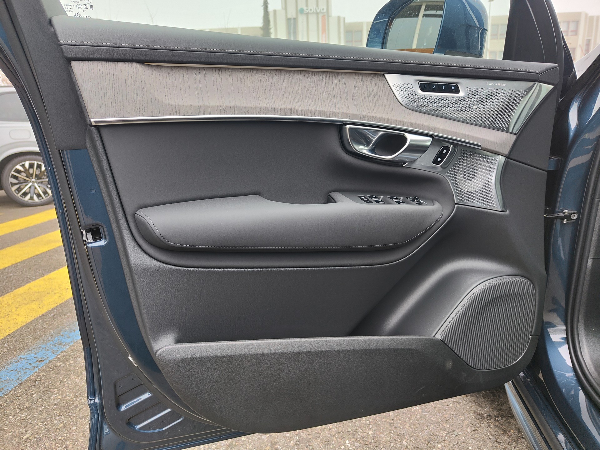 VOLVO XC90 2.0 T8 TE Ultra Bright eAWD-image-6
