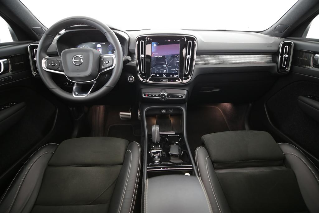 VOLVO XC40 1.5 T4 PiH R-Design-image-6
