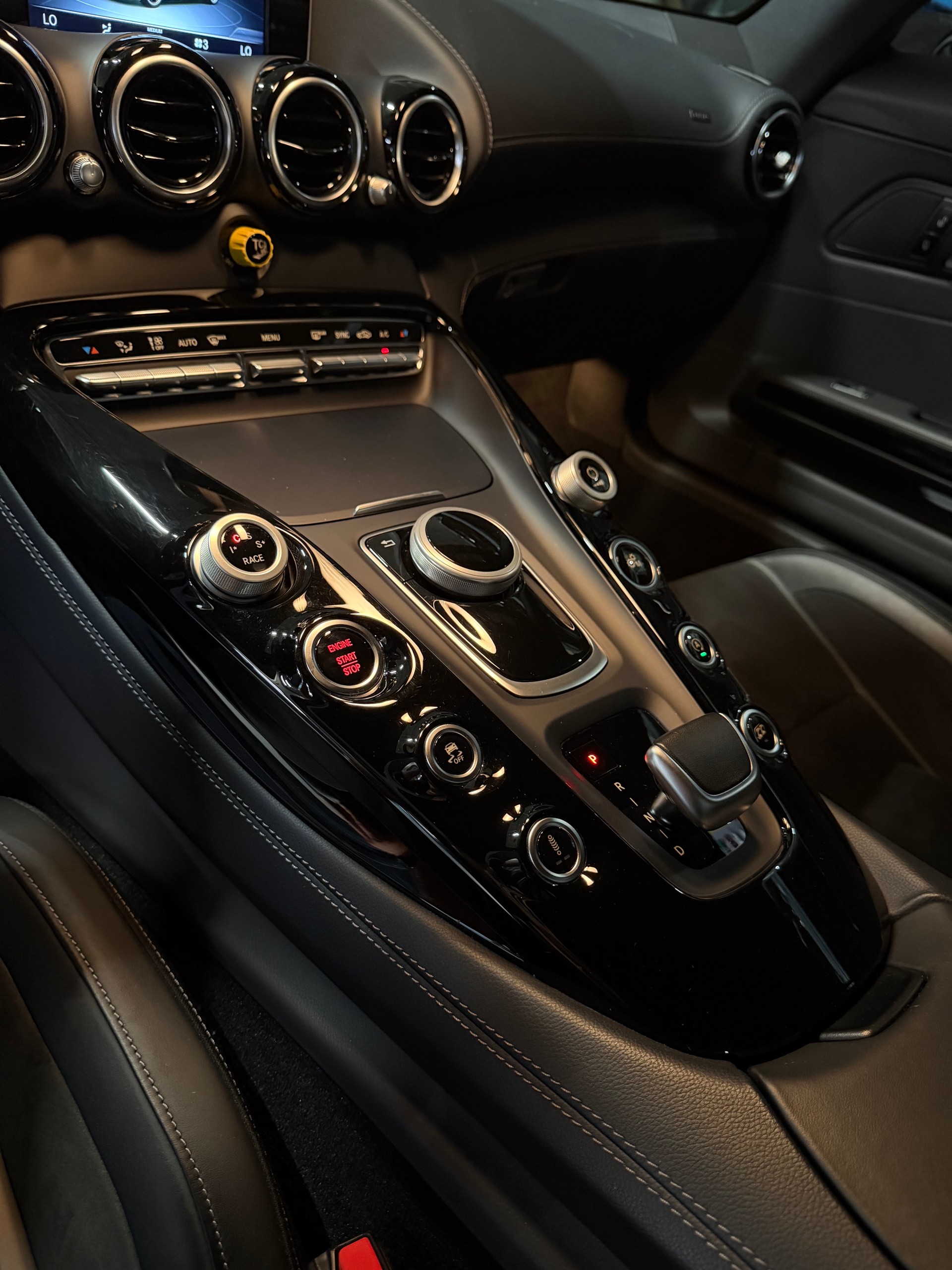 MERCEDES-BENZ AMG GT R Speedshift DCT-image-11