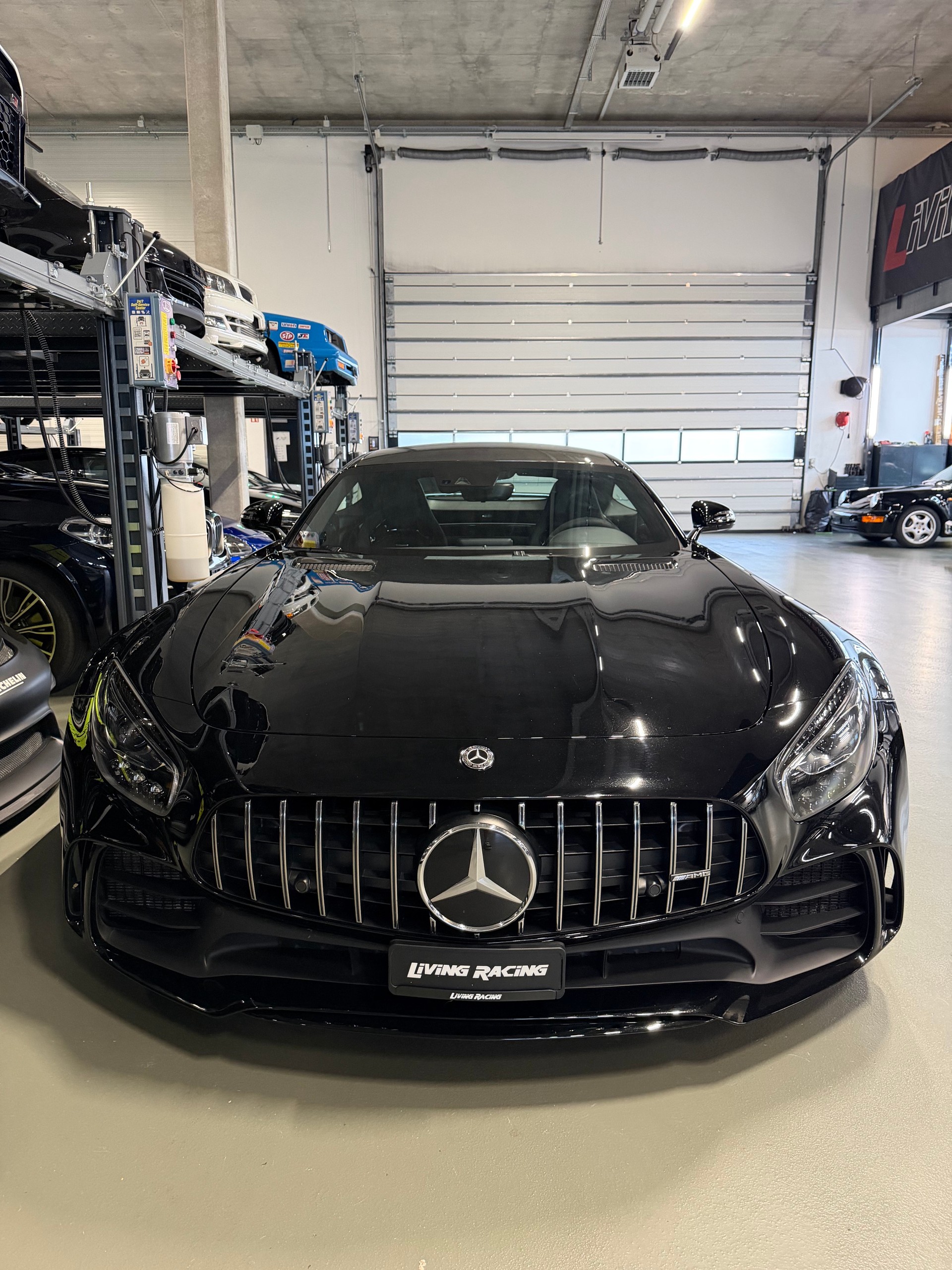 MERCEDES-BENZ AMG GT R Speedshift DCT-image-4