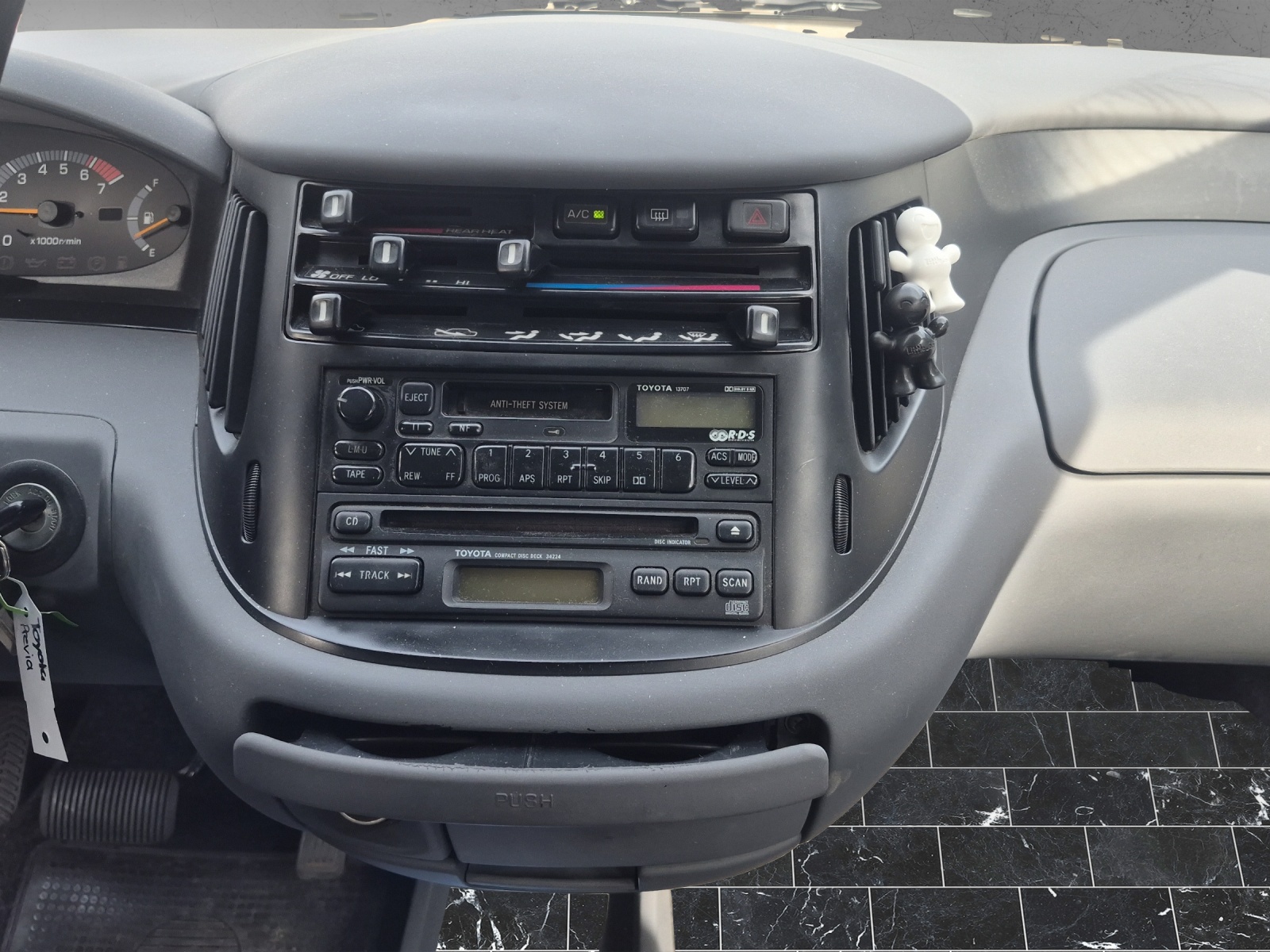 TOYOTA Previa GL 4x2-image-11