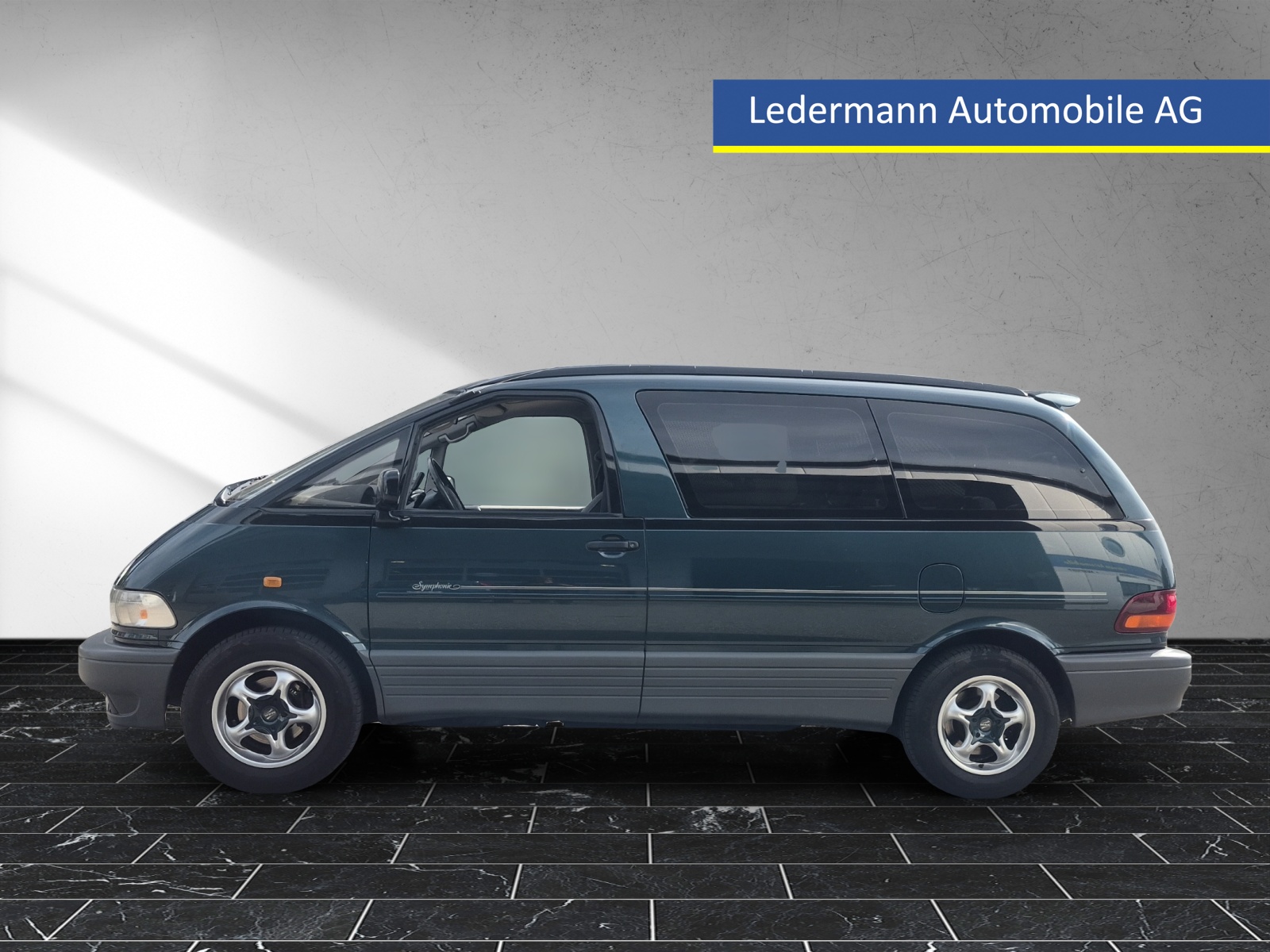 TOYOTA Previa GL 4x2-showroom-element-1