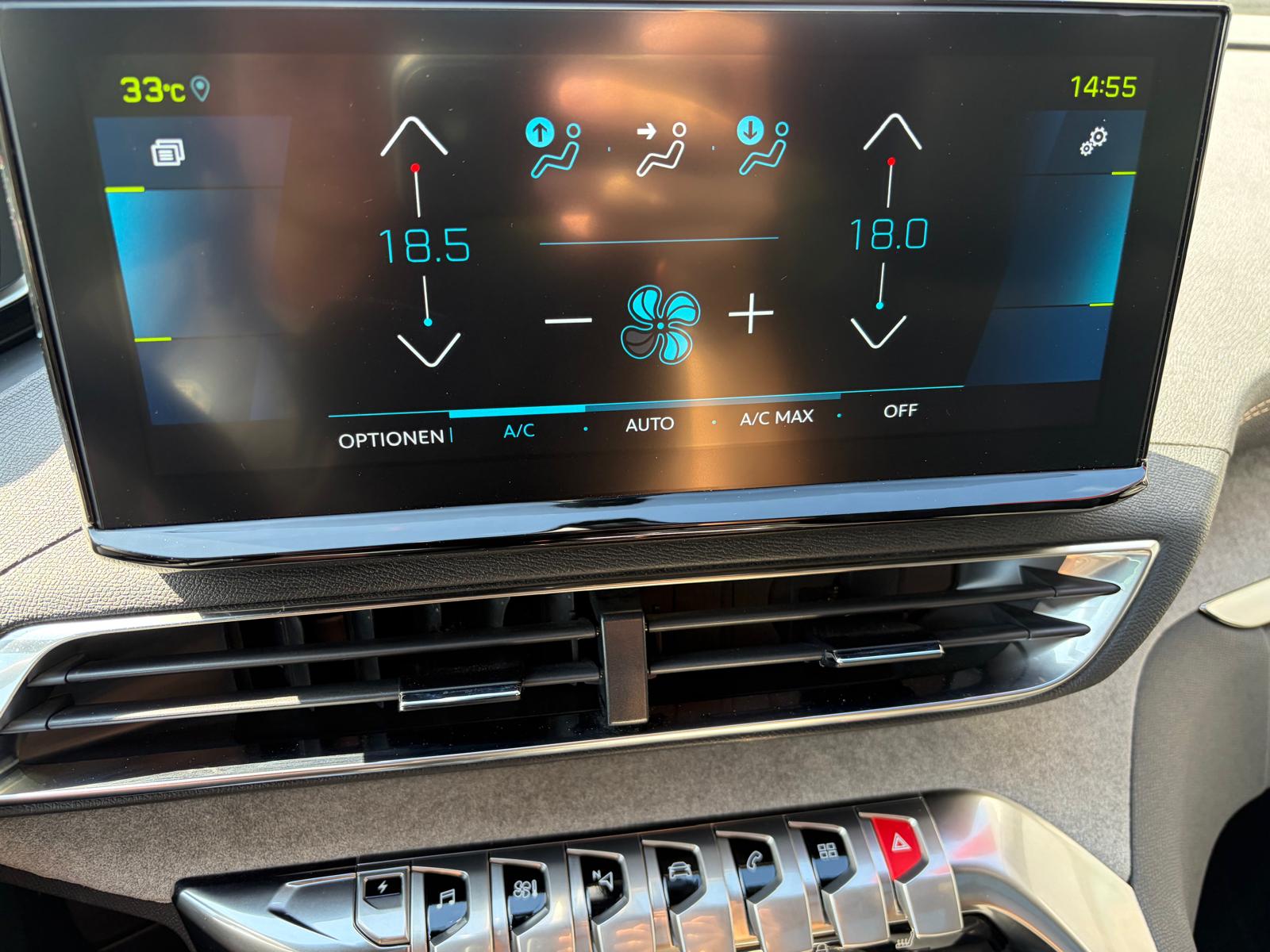 PEUGEOT 3008 1.6 Plug-in Hybrid4 GT Pack-image-21