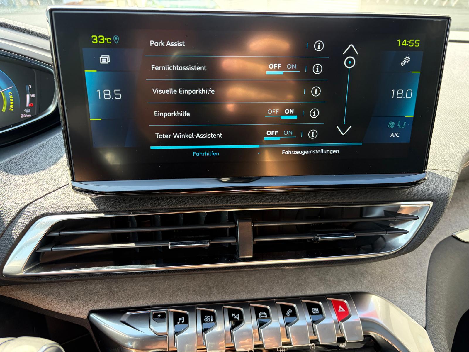 PEUGEOT 3008 1.6 Plug-in Hybrid4 GT Pack-image-17