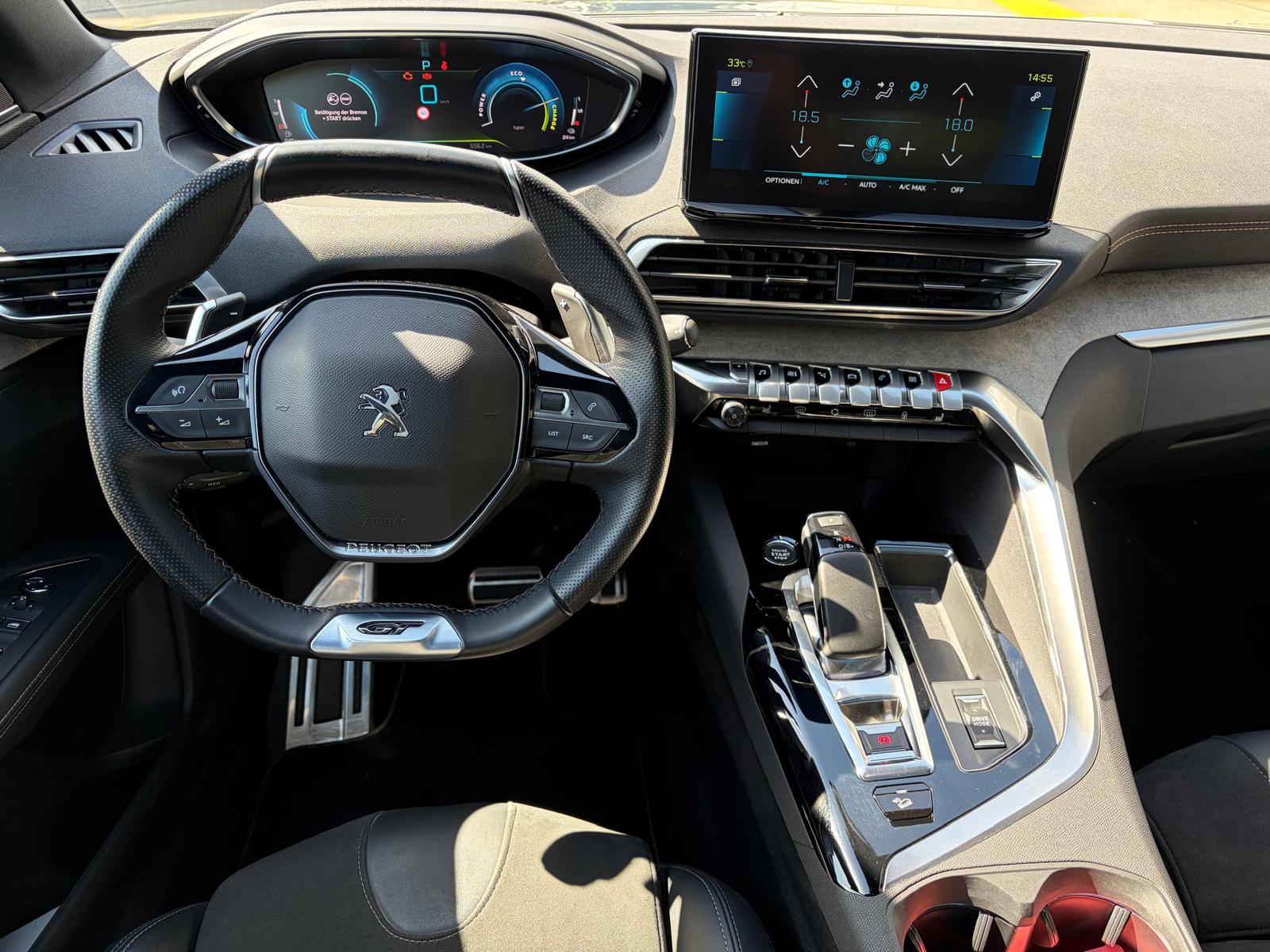 PEUGEOT 3008 1.6 Plug-in Hybrid4 GT Pack-image-9