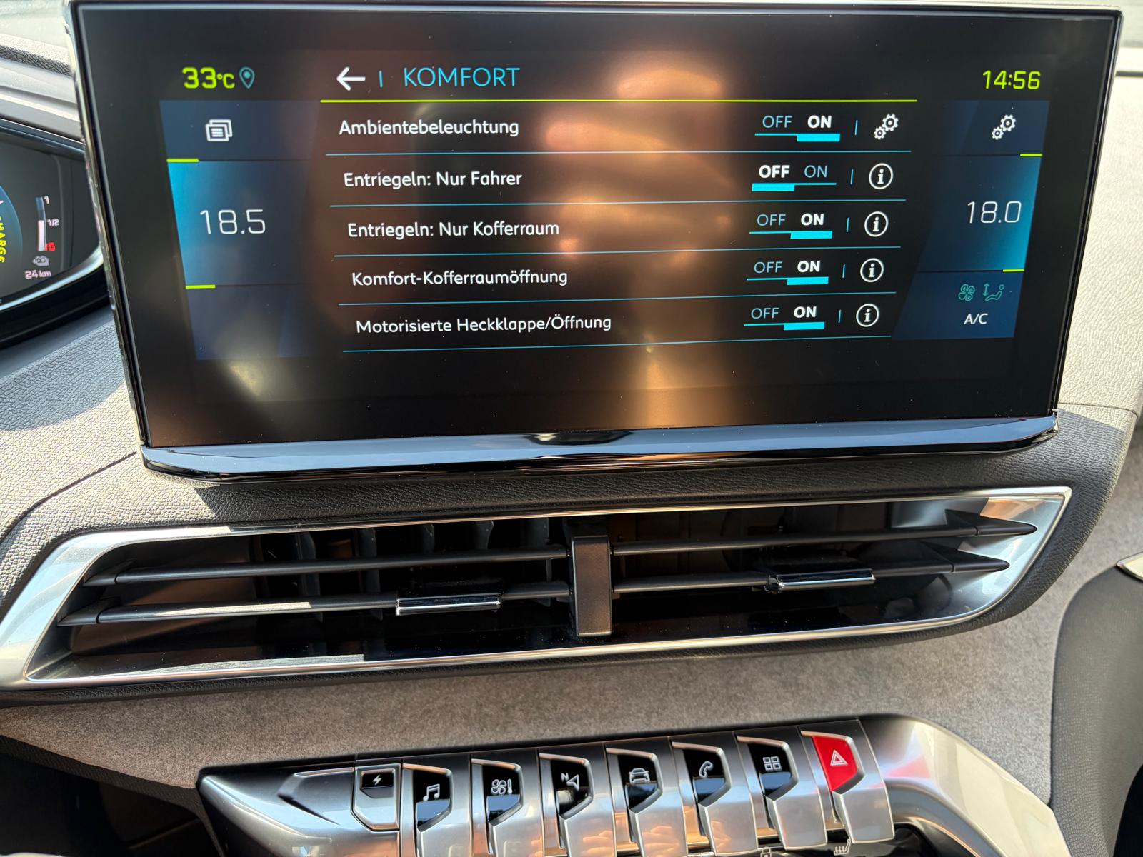 PEUGEOT 3008 1.6 Plug-in Hybrid4 GT Pack-image-19
