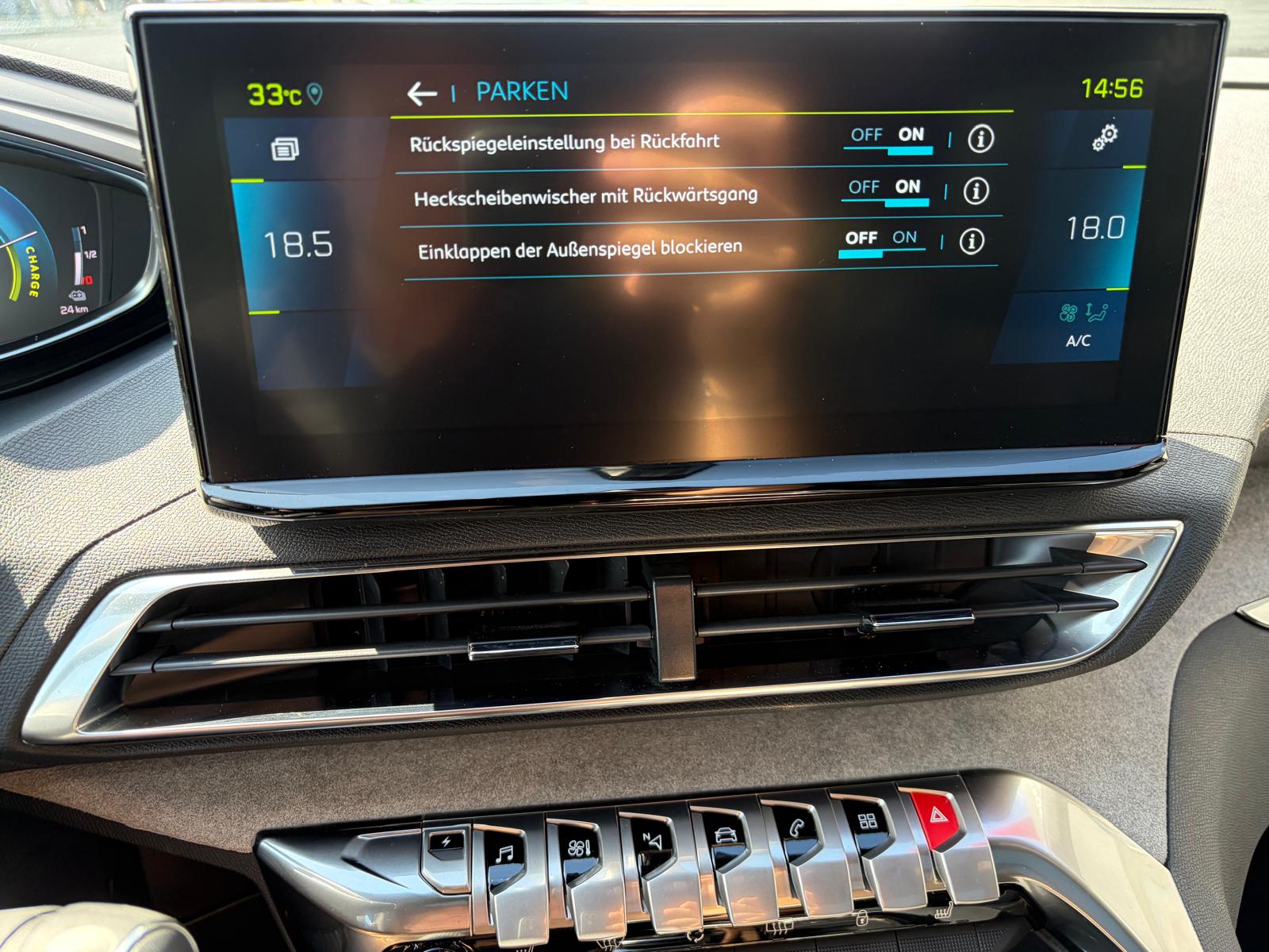 PEUGEOT 3008 1.6 Plug-in Hybrid4 GT Pack-image-15