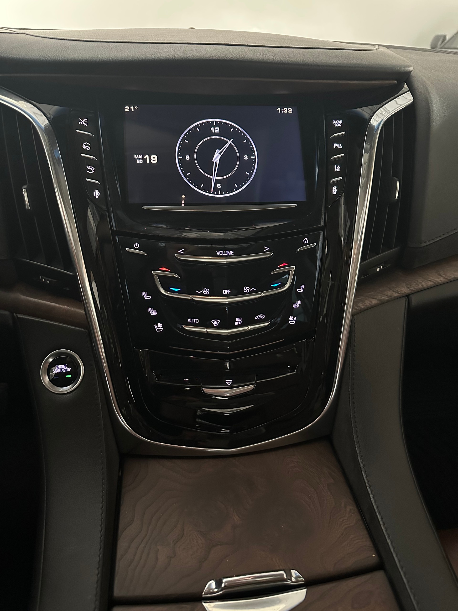 CADILLAC Escalade 6.2 ESV Premium Automatic-image-7