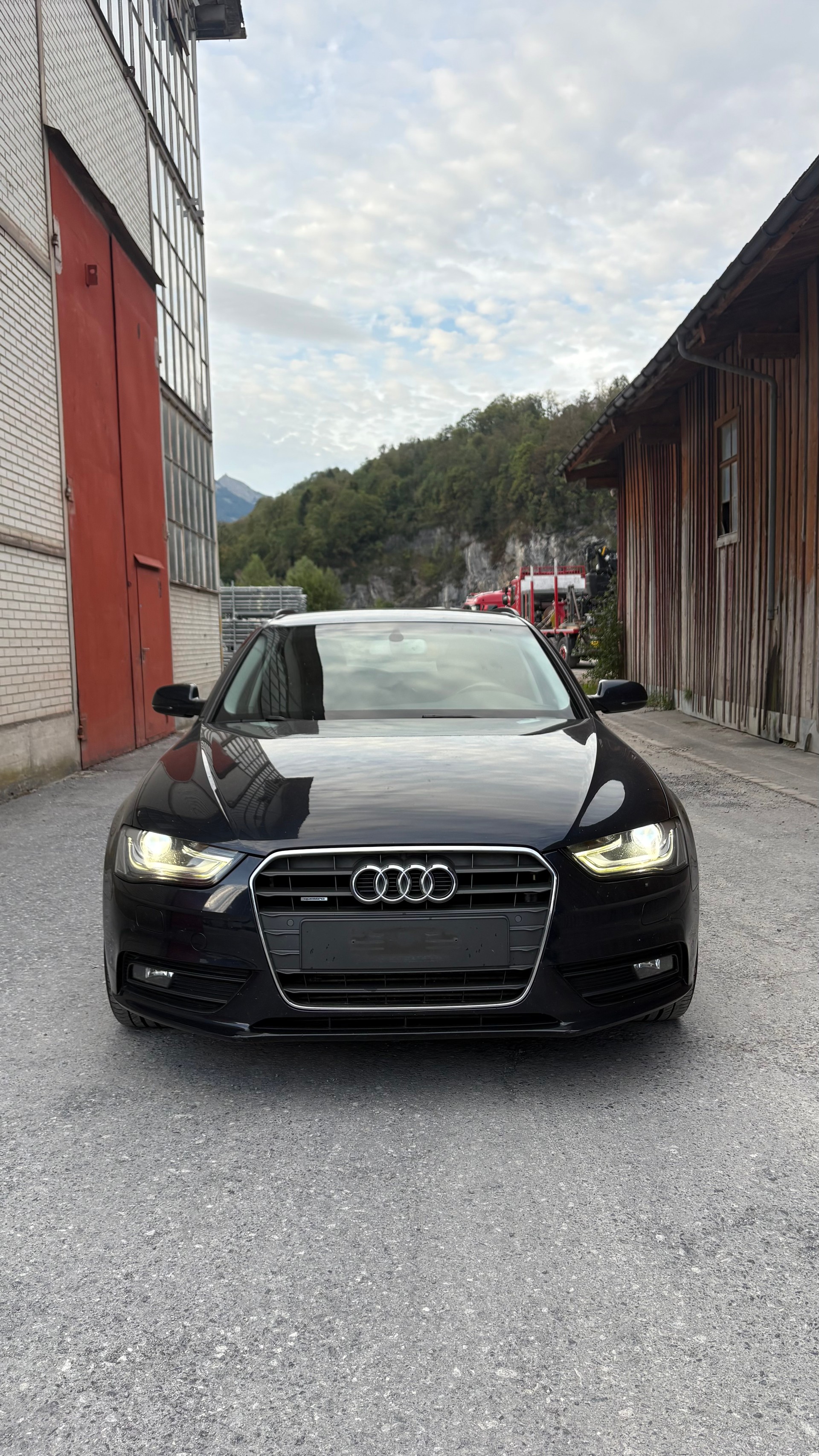AUDI A4 Avant 2.0 TDI quattro S-tronic-image-1
