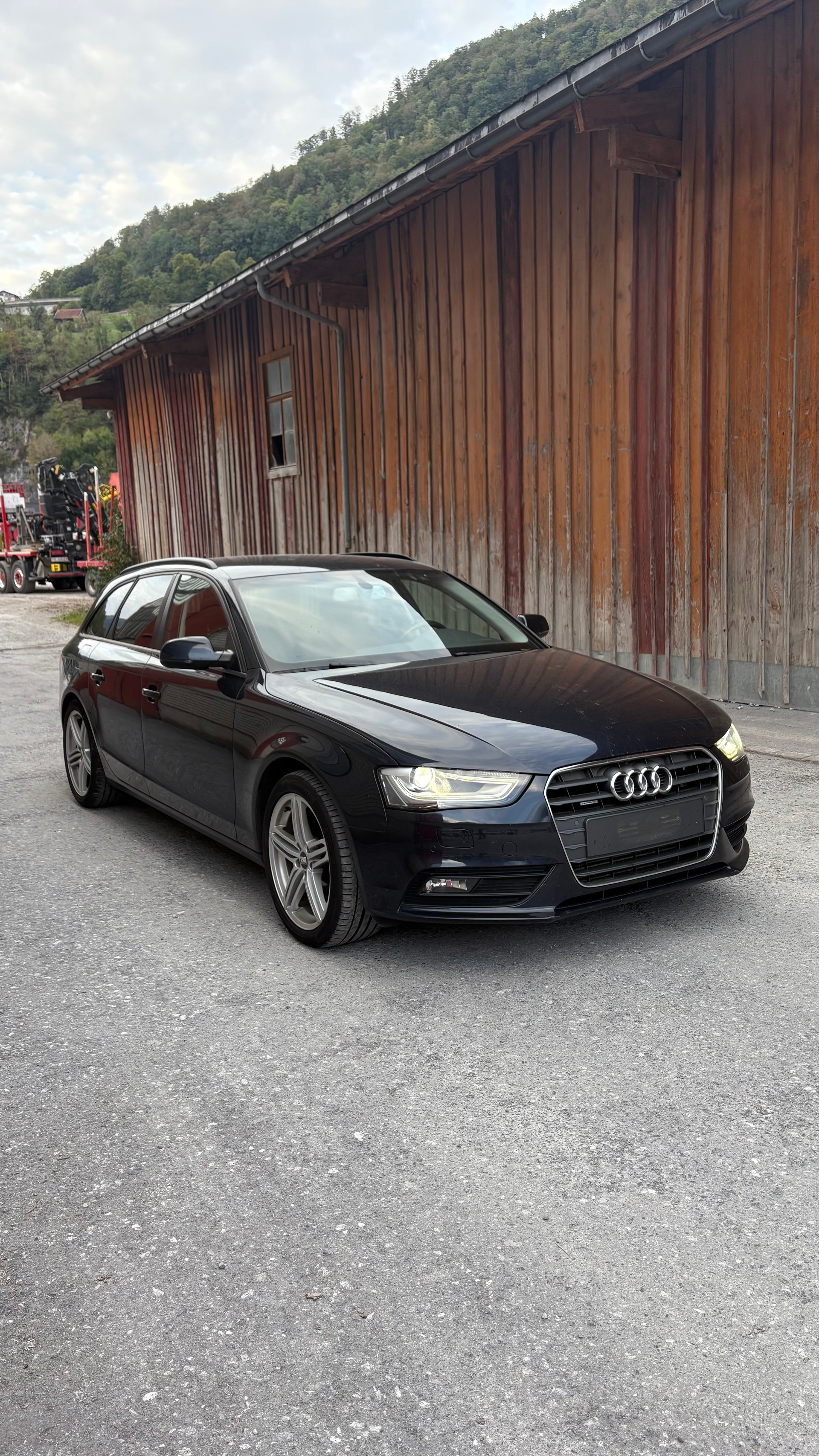 AUDI A4 Avant 2.0 TDI quattro S-tronic-image-2