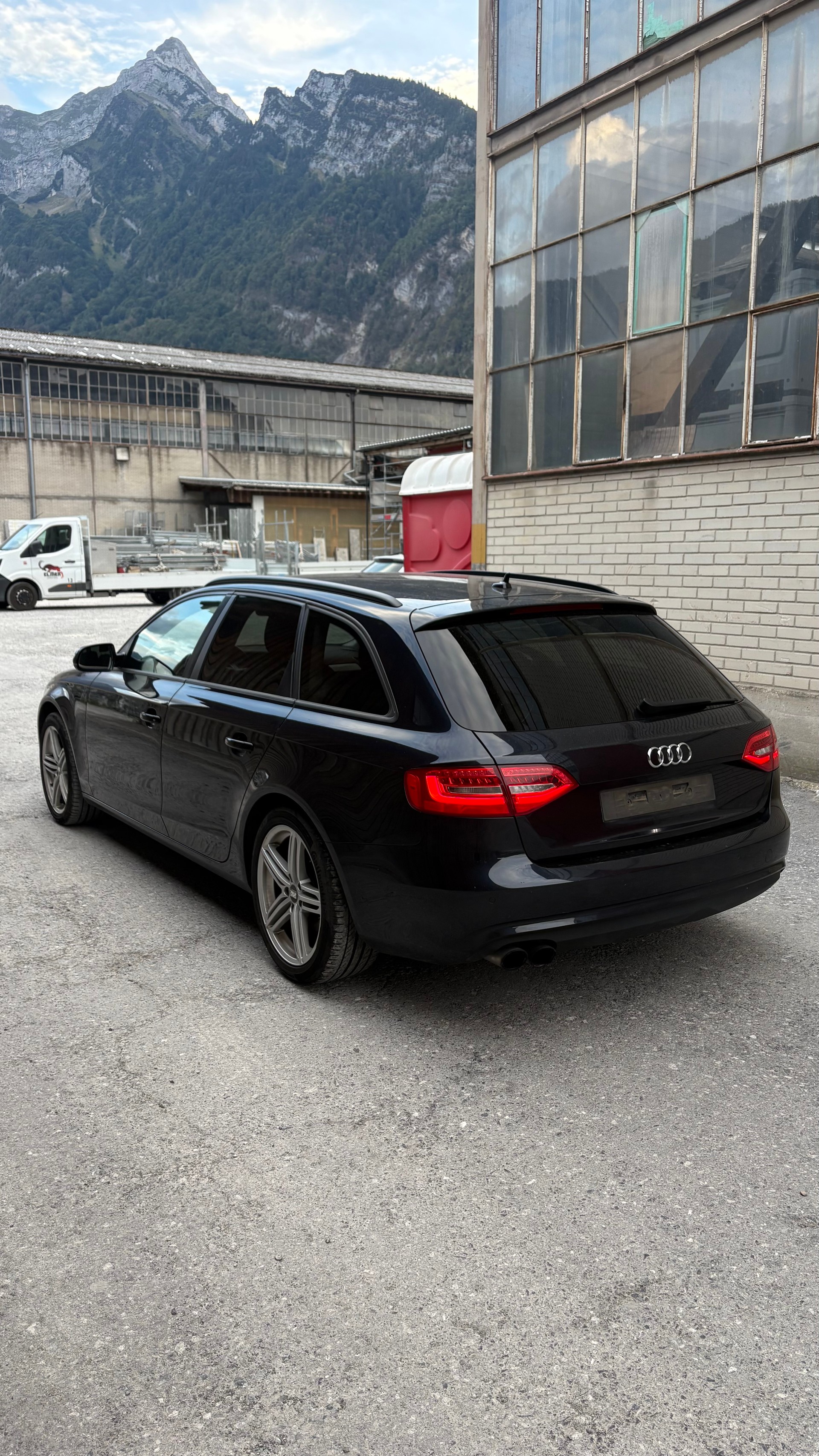 AUDI A4 Avant 2.0 TDI quattro S-tronic-image-5