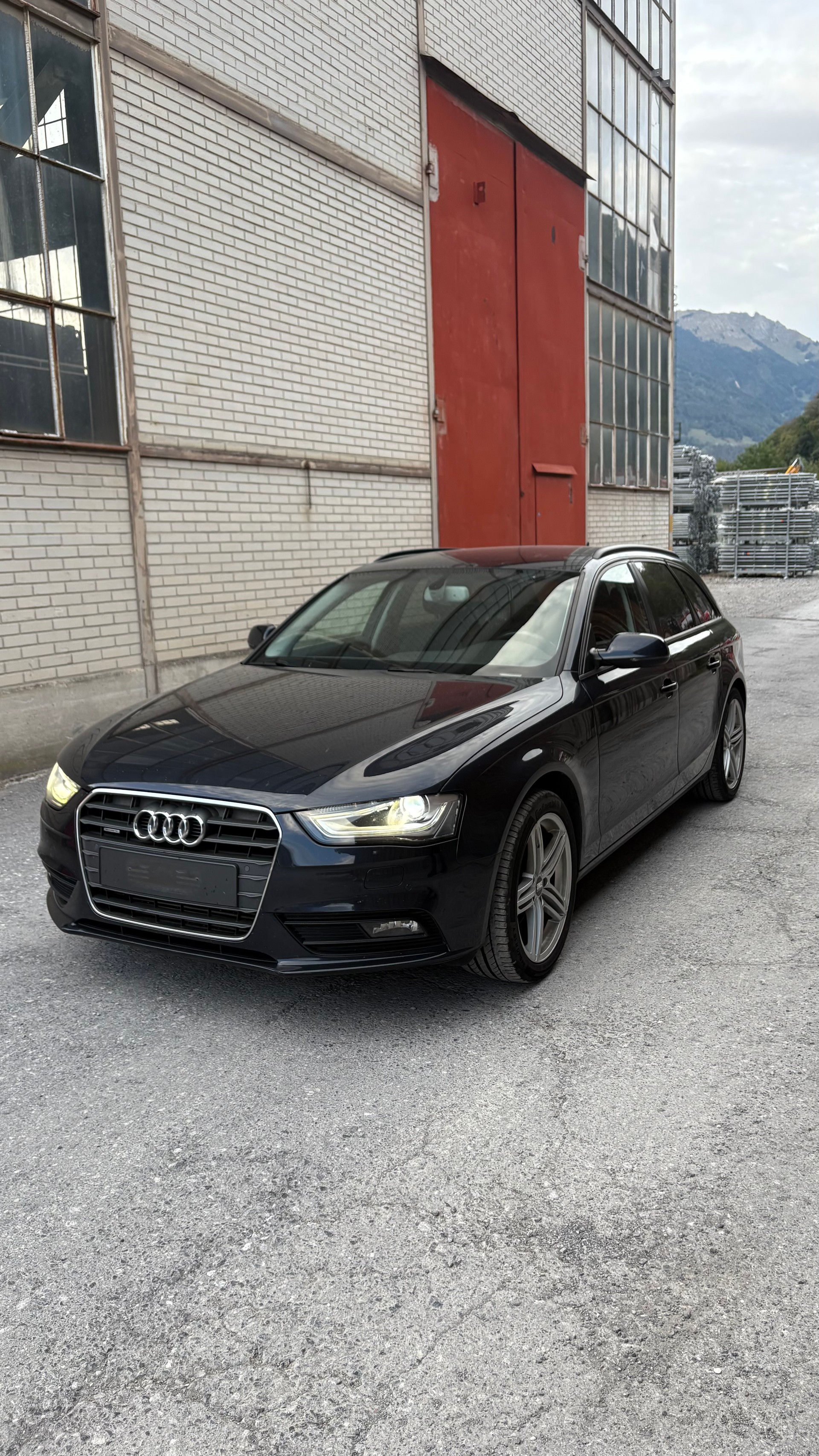 AUDI A4 Avant 2.0 TDI quattro S-tronic-image-0
