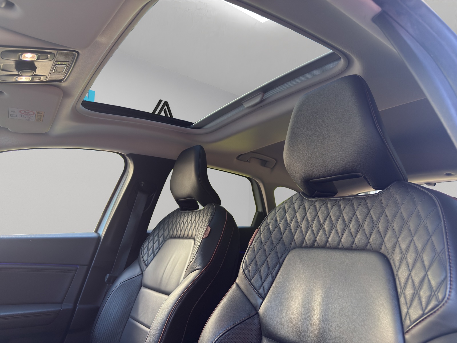 RENAULT Captur 1.6 E-Tech Initiale Paris DHT-image-10