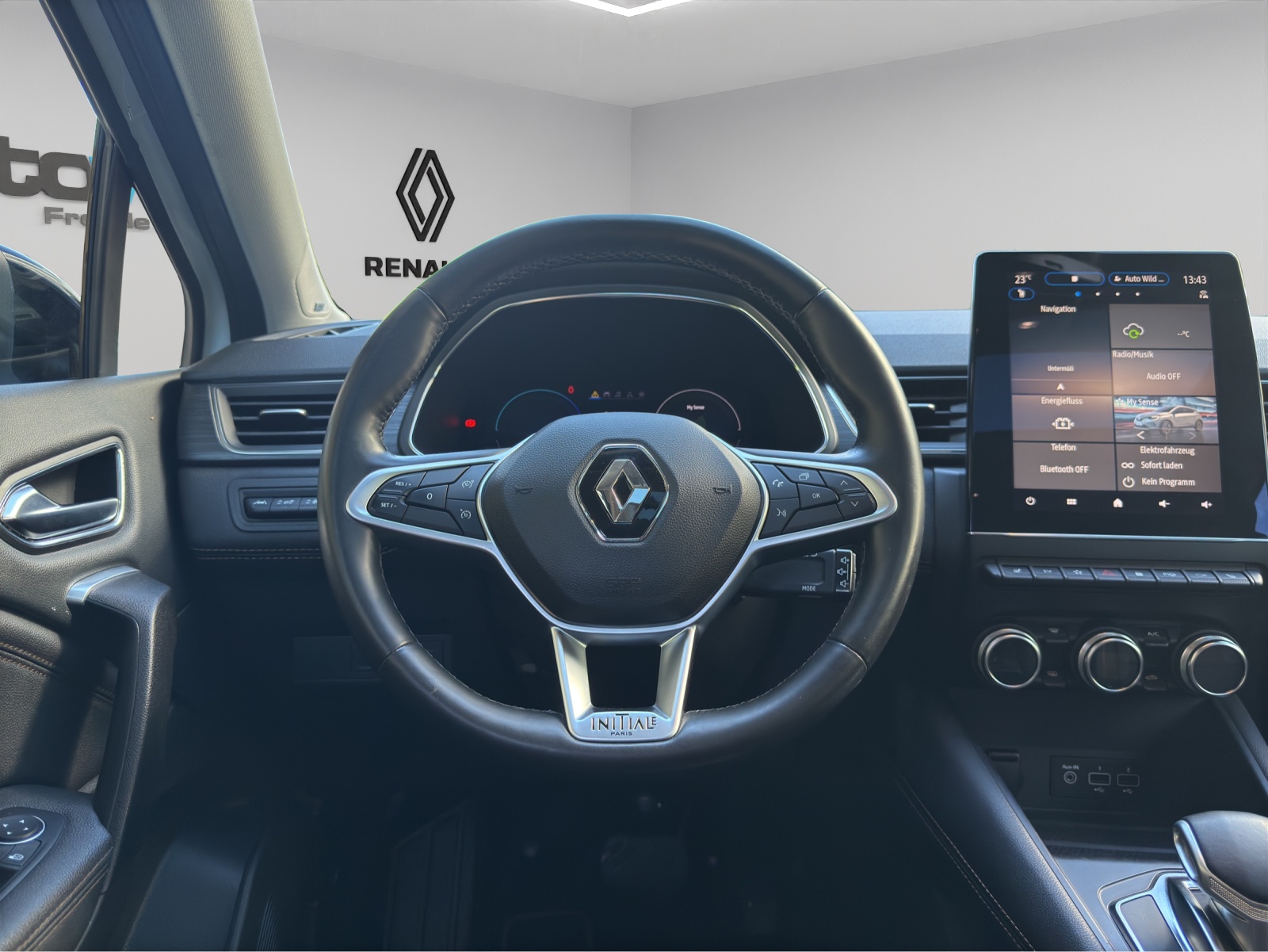 RENAULT Captur 1.6 E-Tech Initiale Paris DHT-image-7