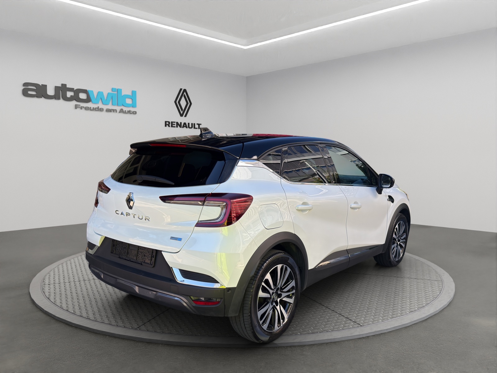 RENAULT Captur 1.6 E-Tech Initiale Paris DHT-image-14