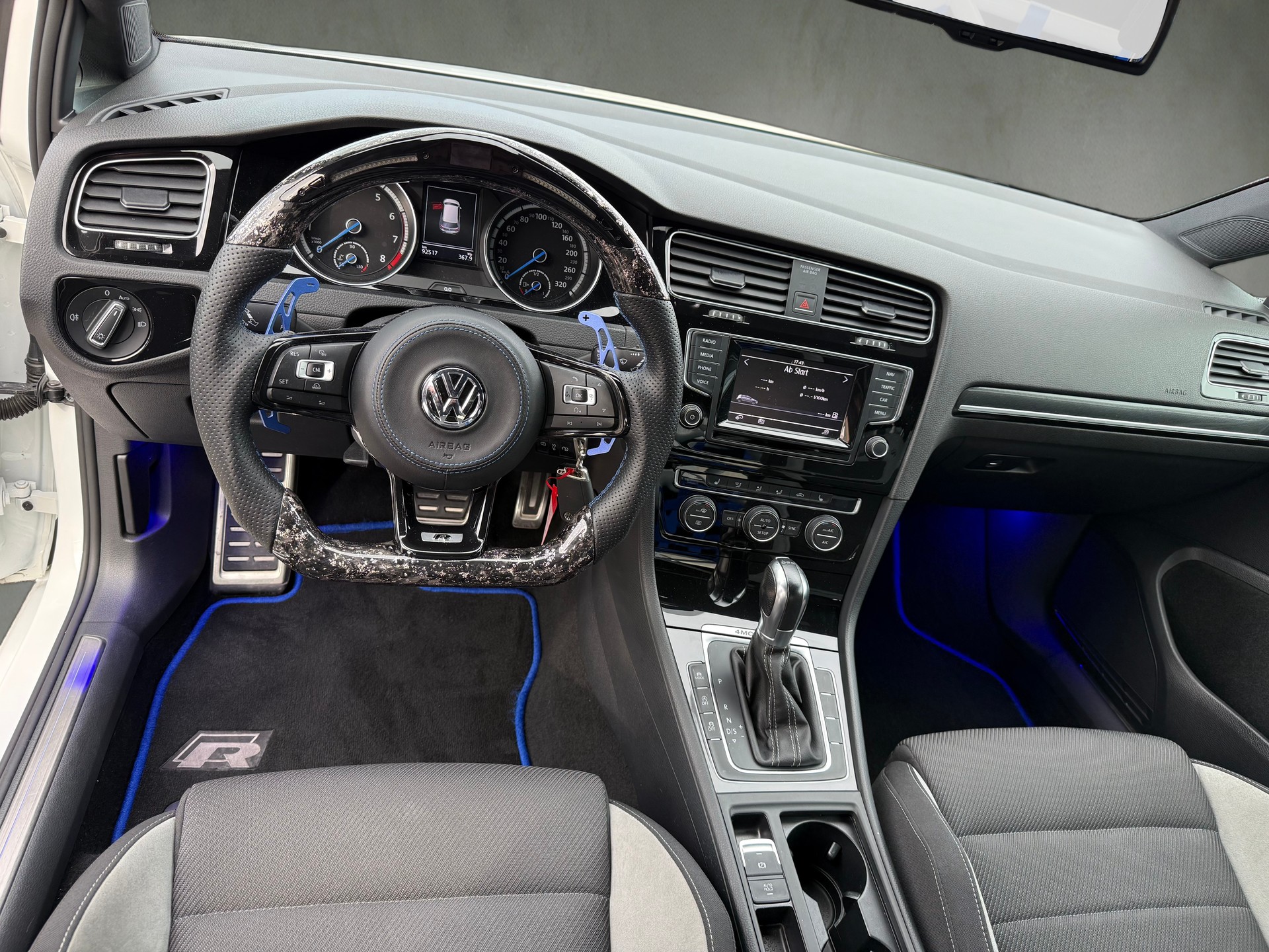 VW Golf 2.0 TSI R 4Motion DSG-image-13