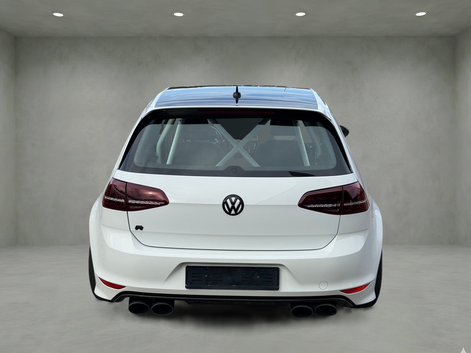 VW Golf 2.0 TSI R 4Motion DSG-image-4