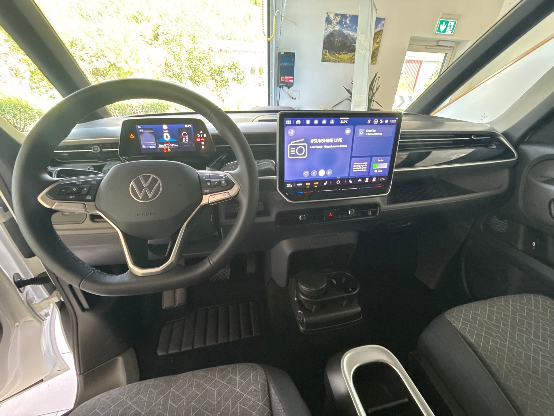 VW ID.Buzz Bus 84kWh Pro 4motion-image-7