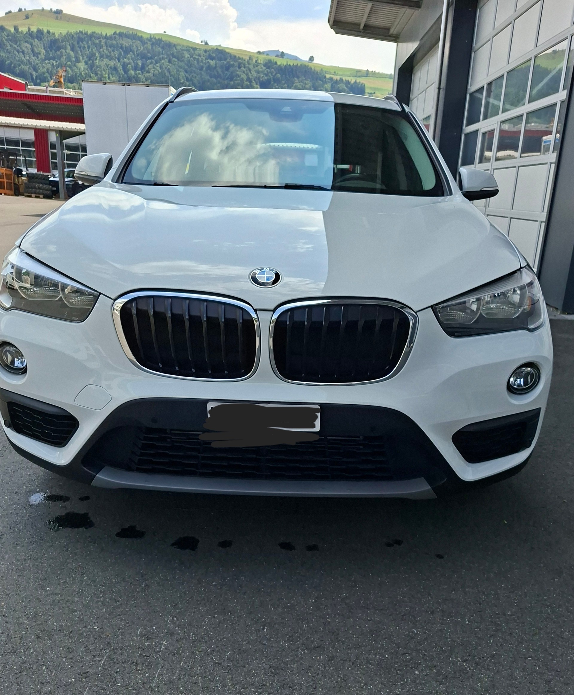 BMW 18d xDrive-image-3