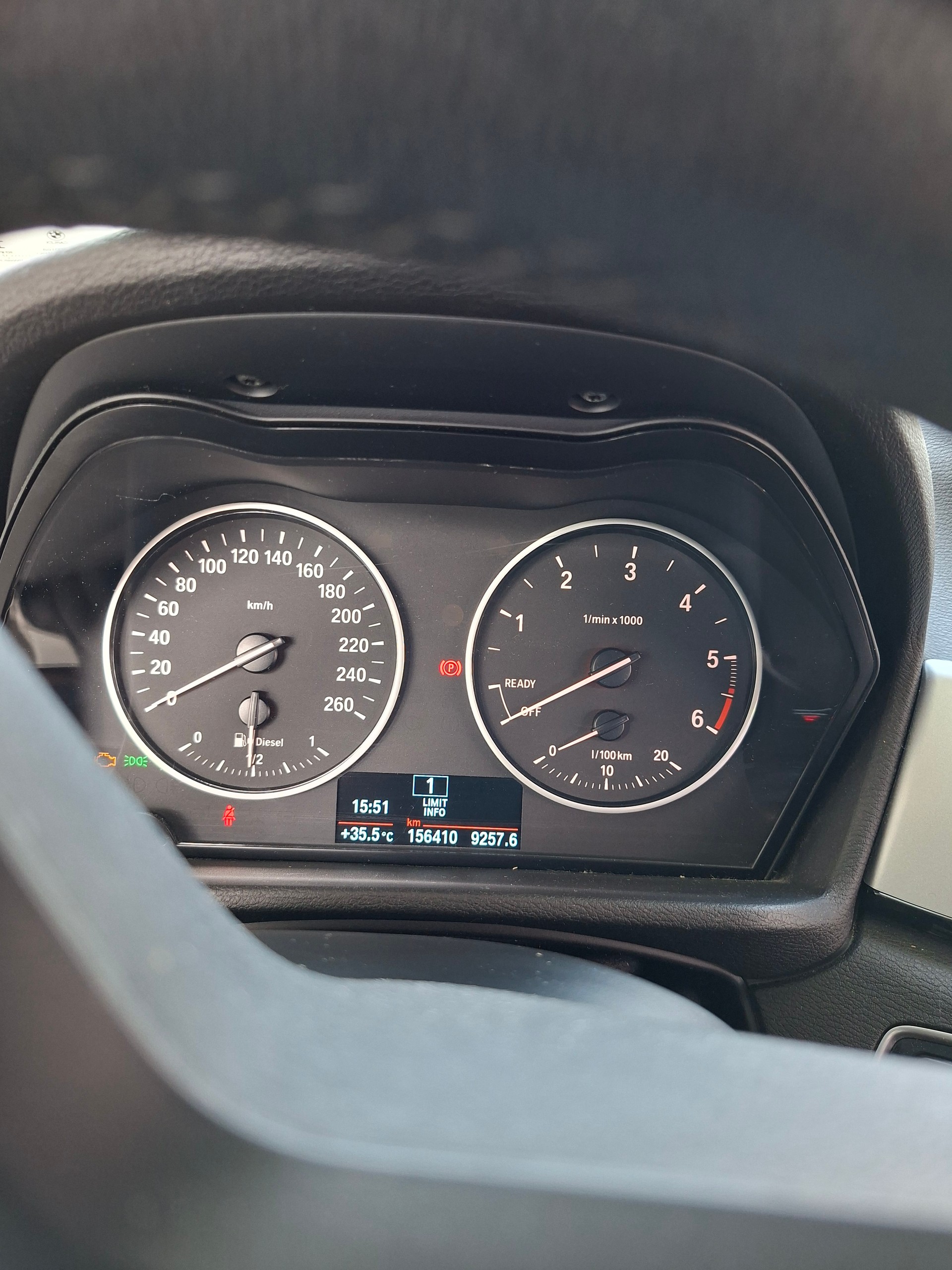 BMW 18d xDrive-image-4