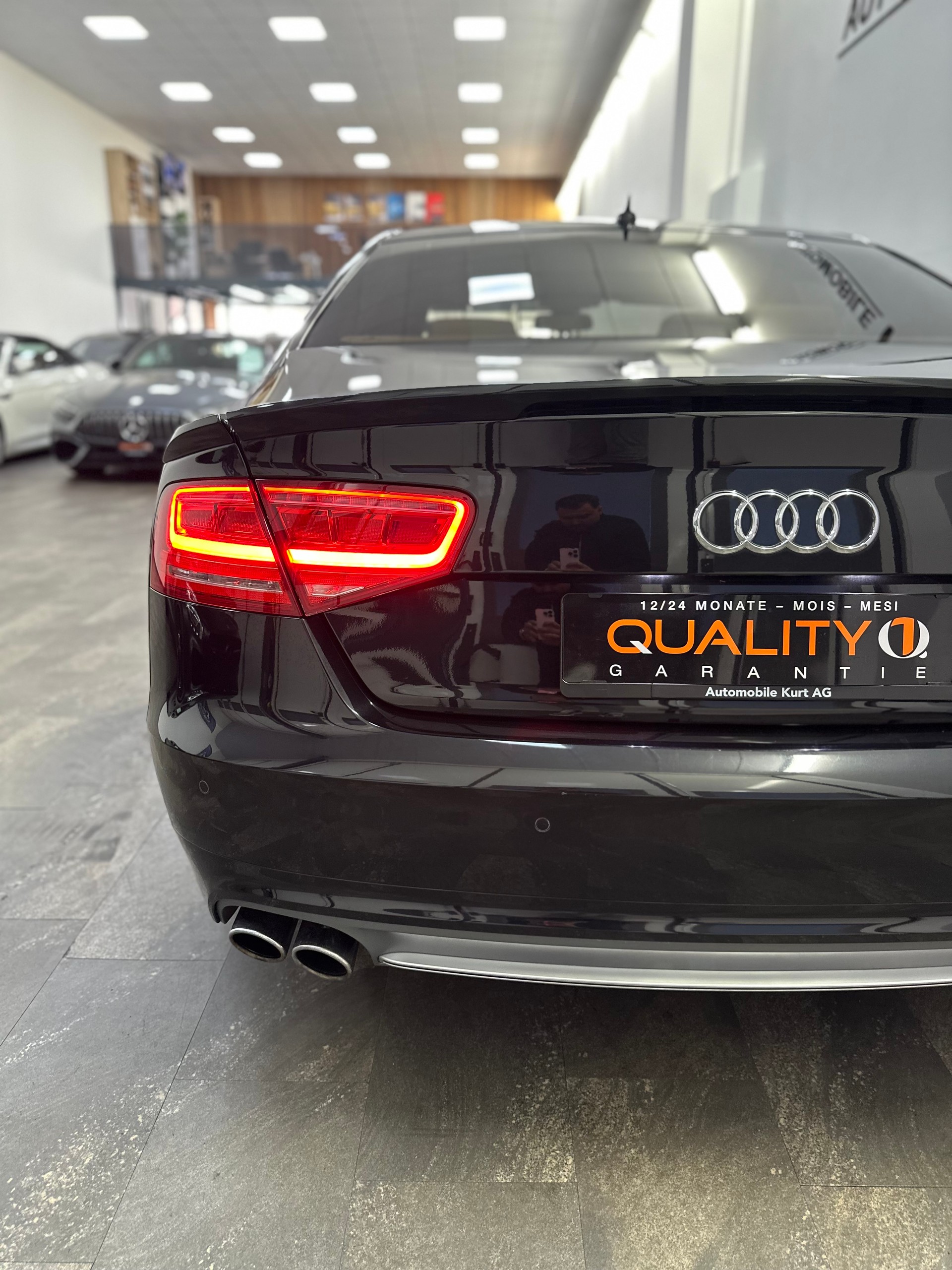 AUDI S8 4.0 TFSI V8 quattro tiptronic-image-5