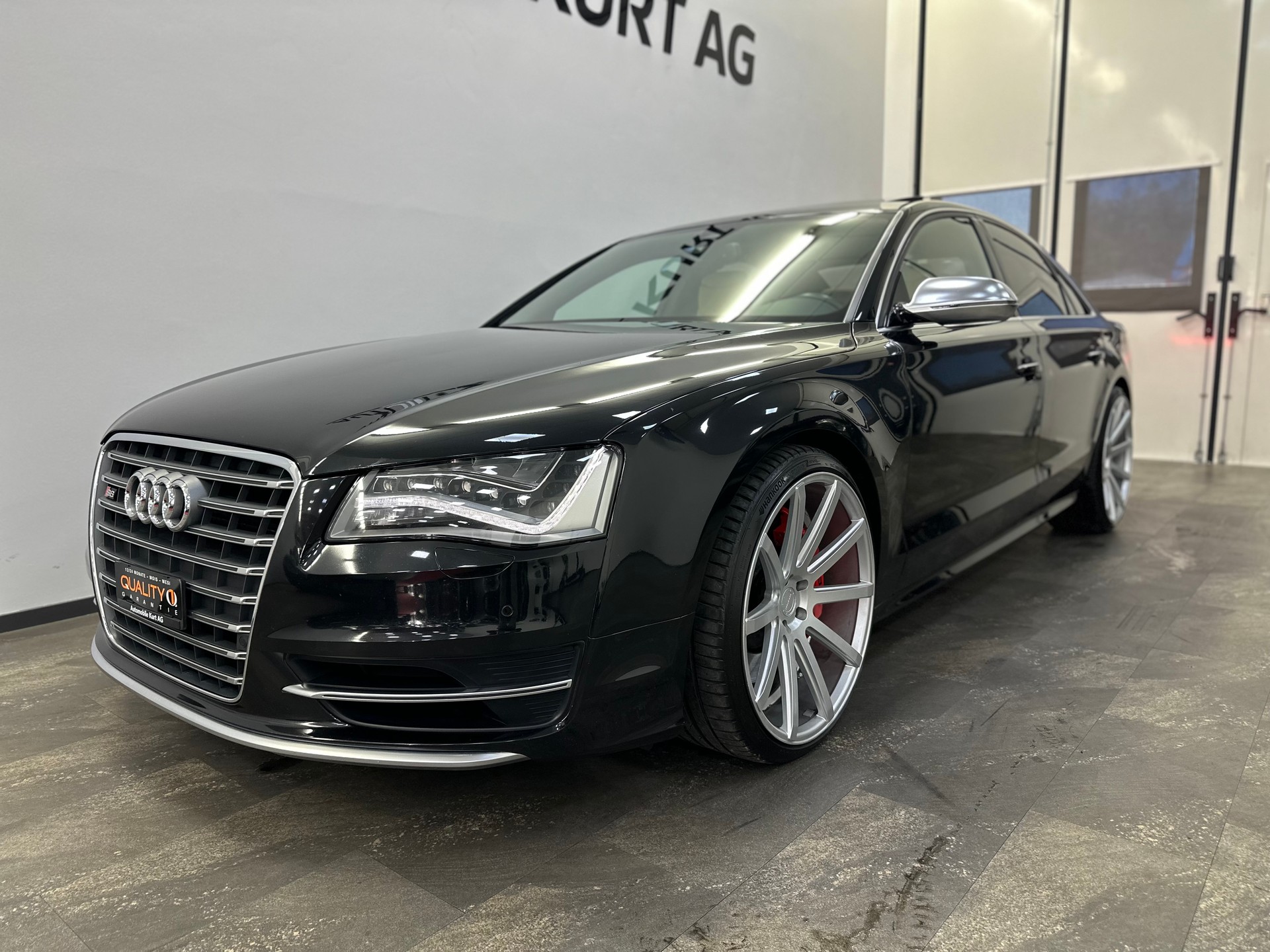 AUDI S8 4.0 TFSI V8 quattro tiptronic-image-6