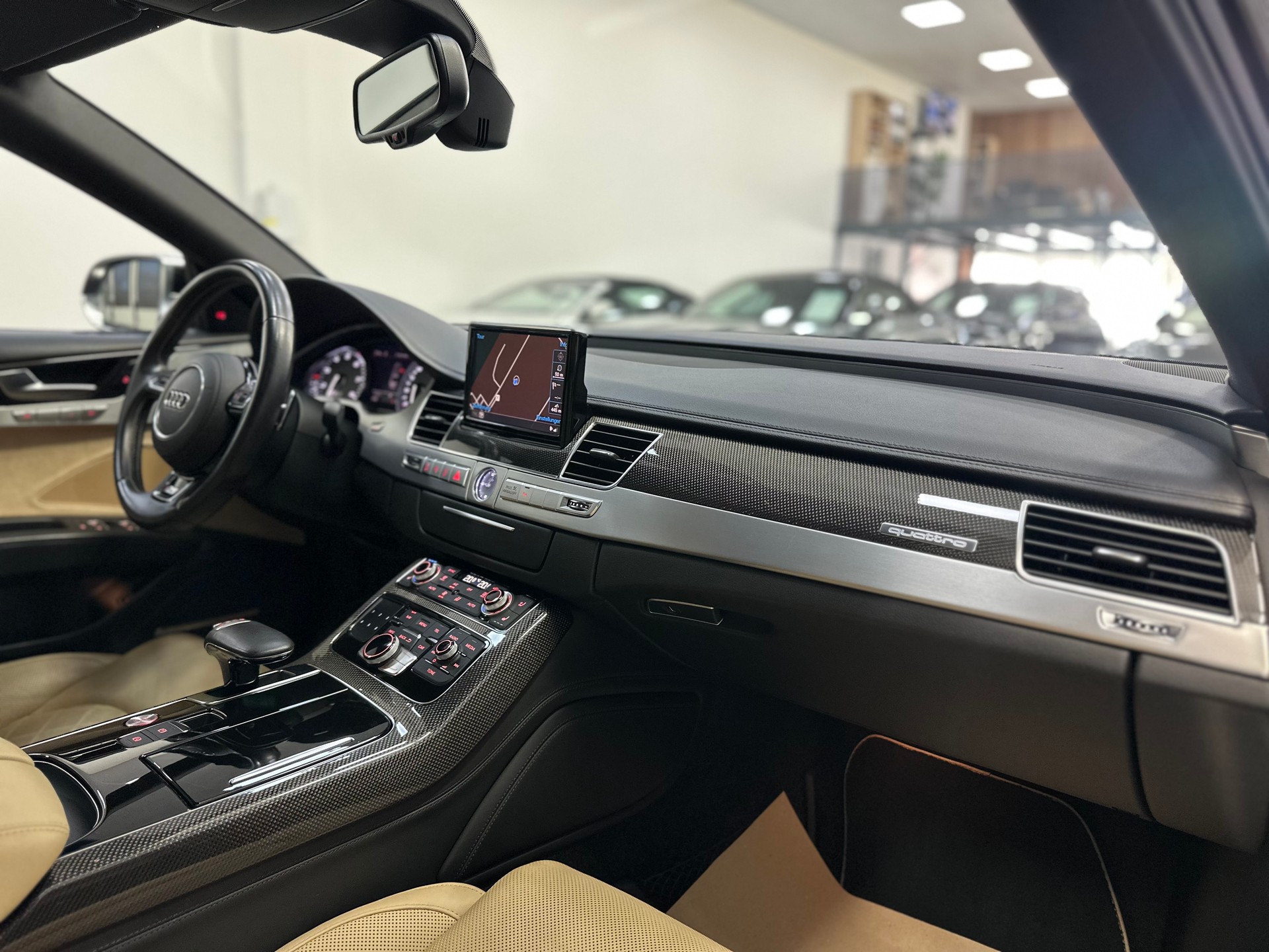 AUDI S8 4.0 TFSI V8 quattro tiptronic-image-19