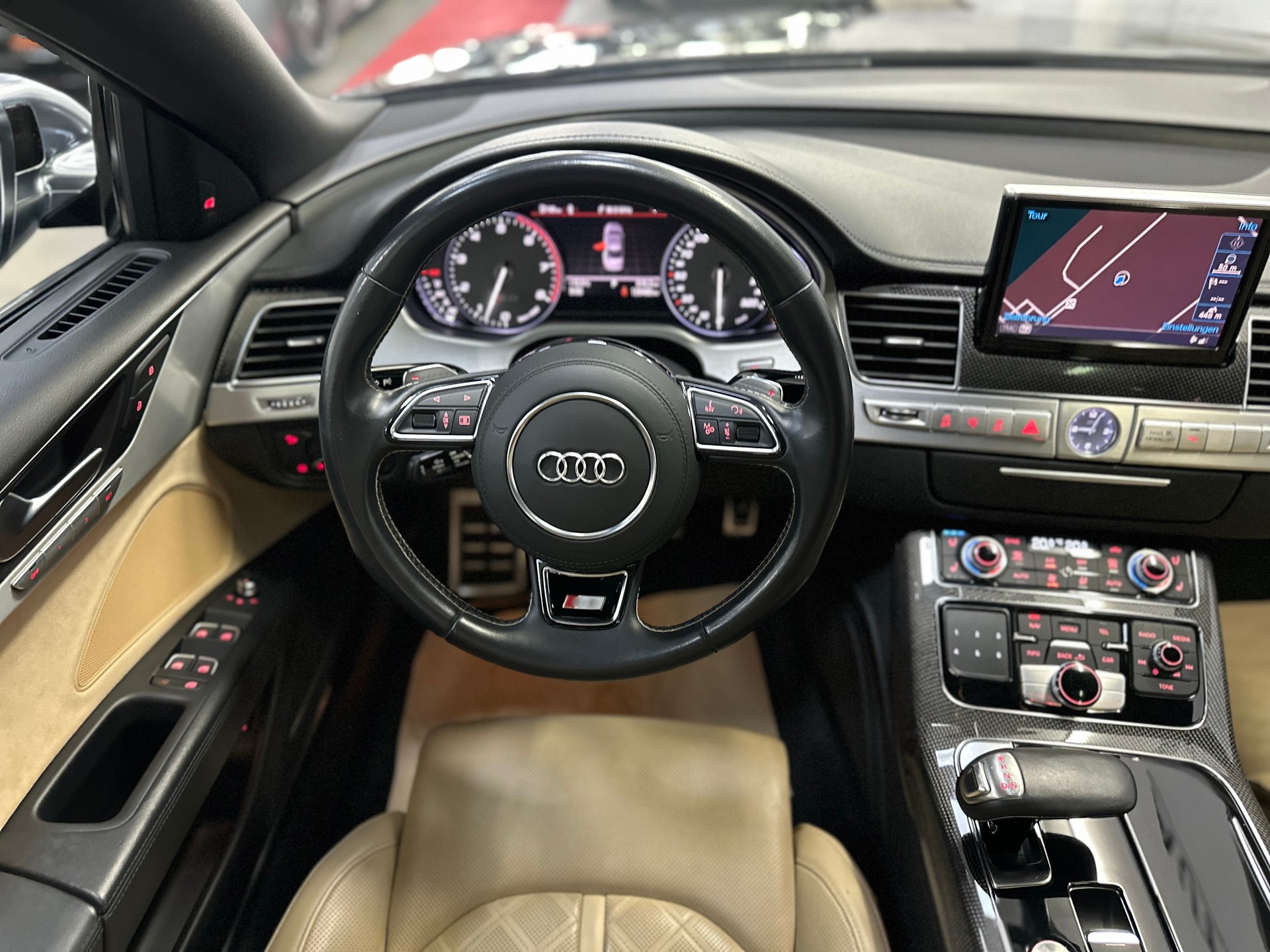 AUDI S8 4.0 TFSI V8 quattro tiptronic-image-13
