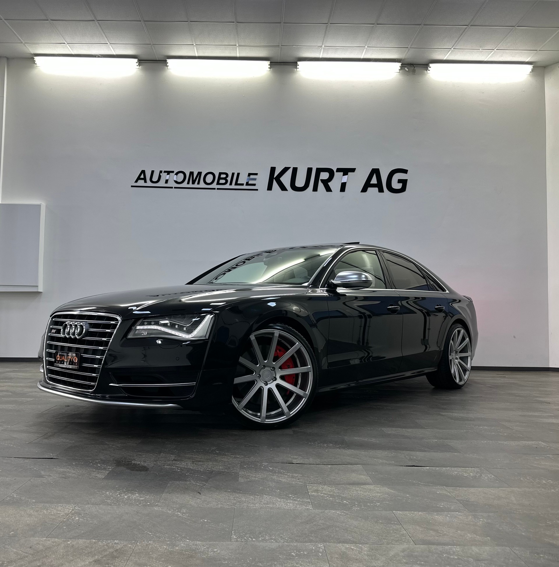 AUDI S8 4.0 TFSI V8 quattro tiptronic-image-1