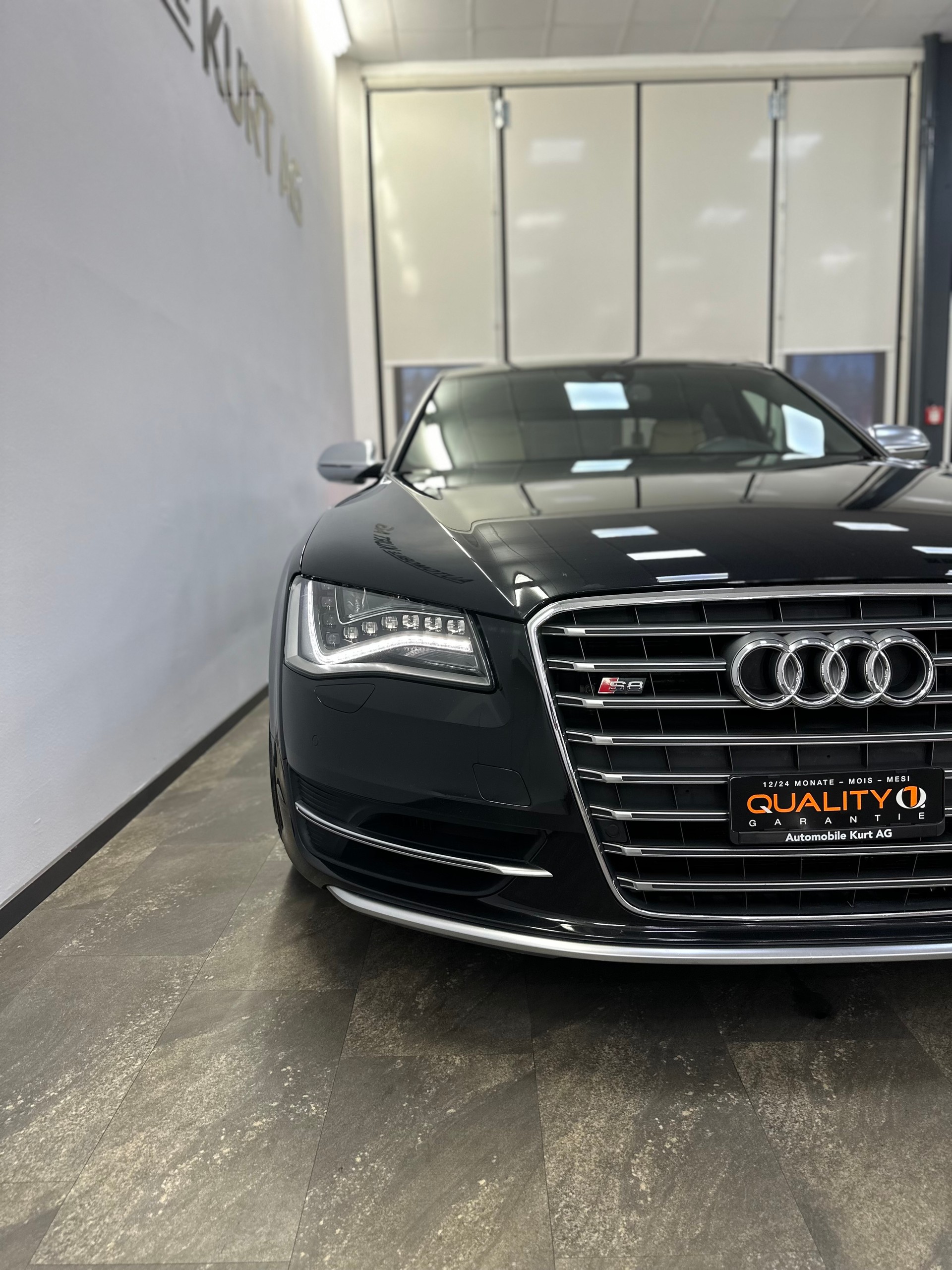 AUDI S8 4.0 TFSI V8 quattro tiptronic-image-8