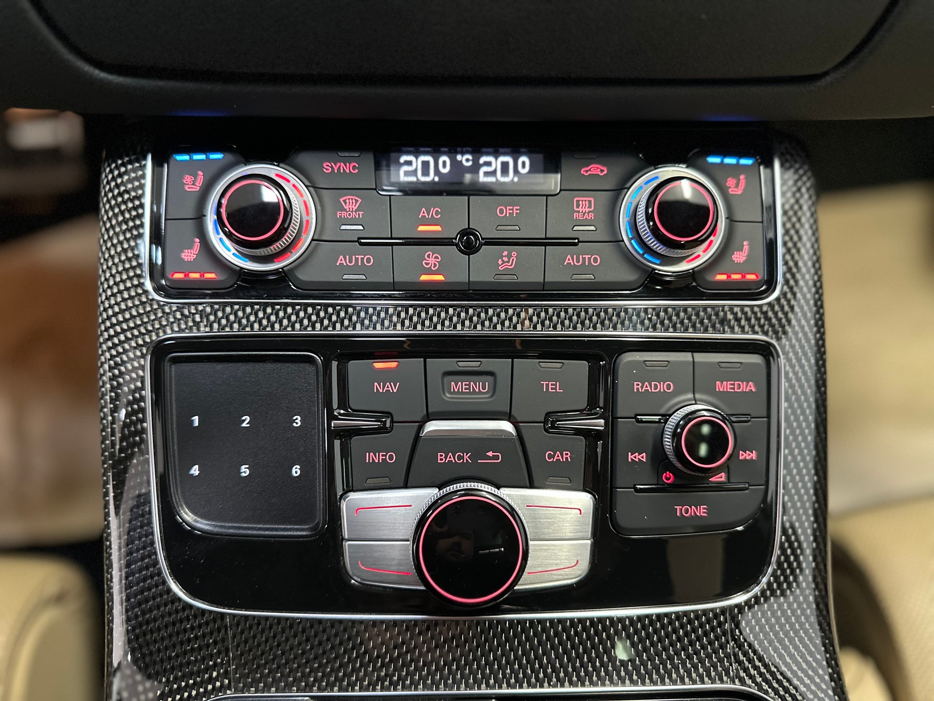 AUDI S8 4.0 TFSI V8 quattro tiptronic-image-21