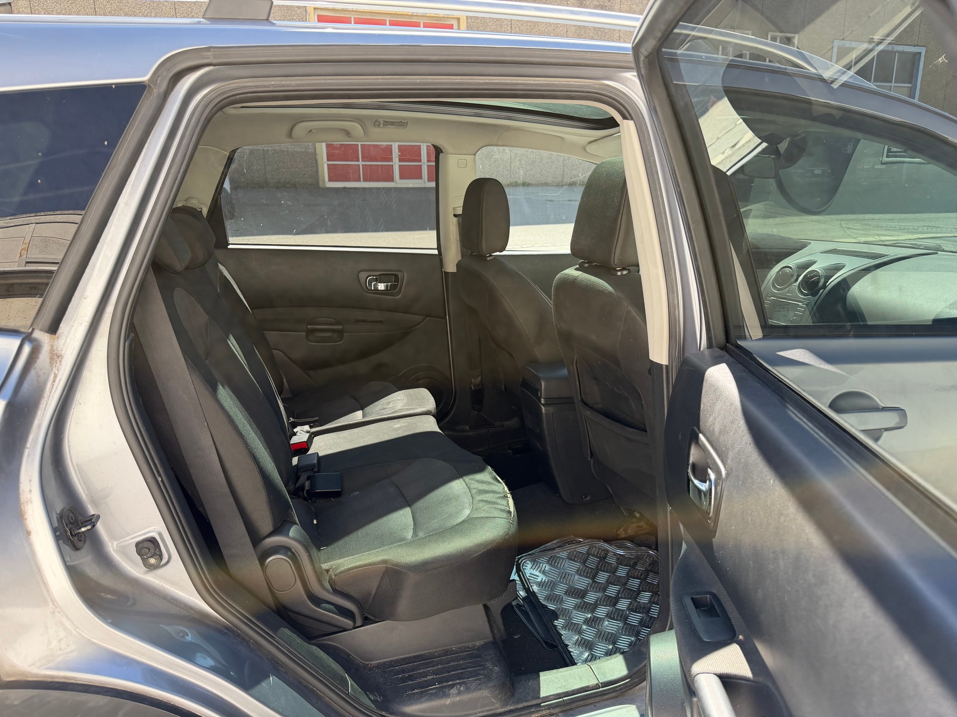 NISSAN Qashqai +2 2.0 4WD i-Way-image-6