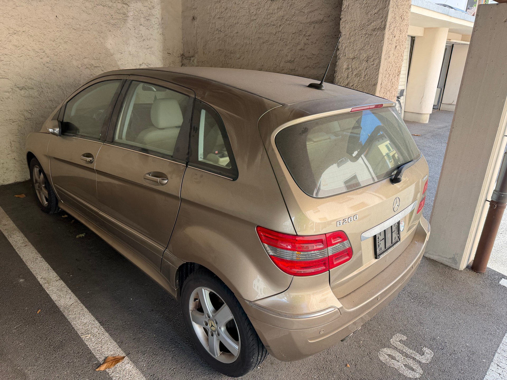 MERCEDES-BENZ B 200 T-image-1
