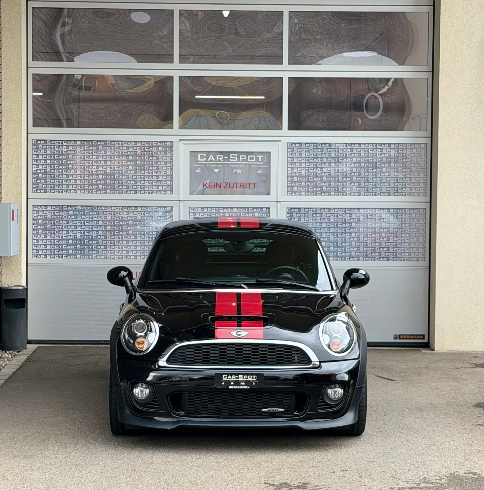 MINI Cooper John Cooper Works Coupé-image-1