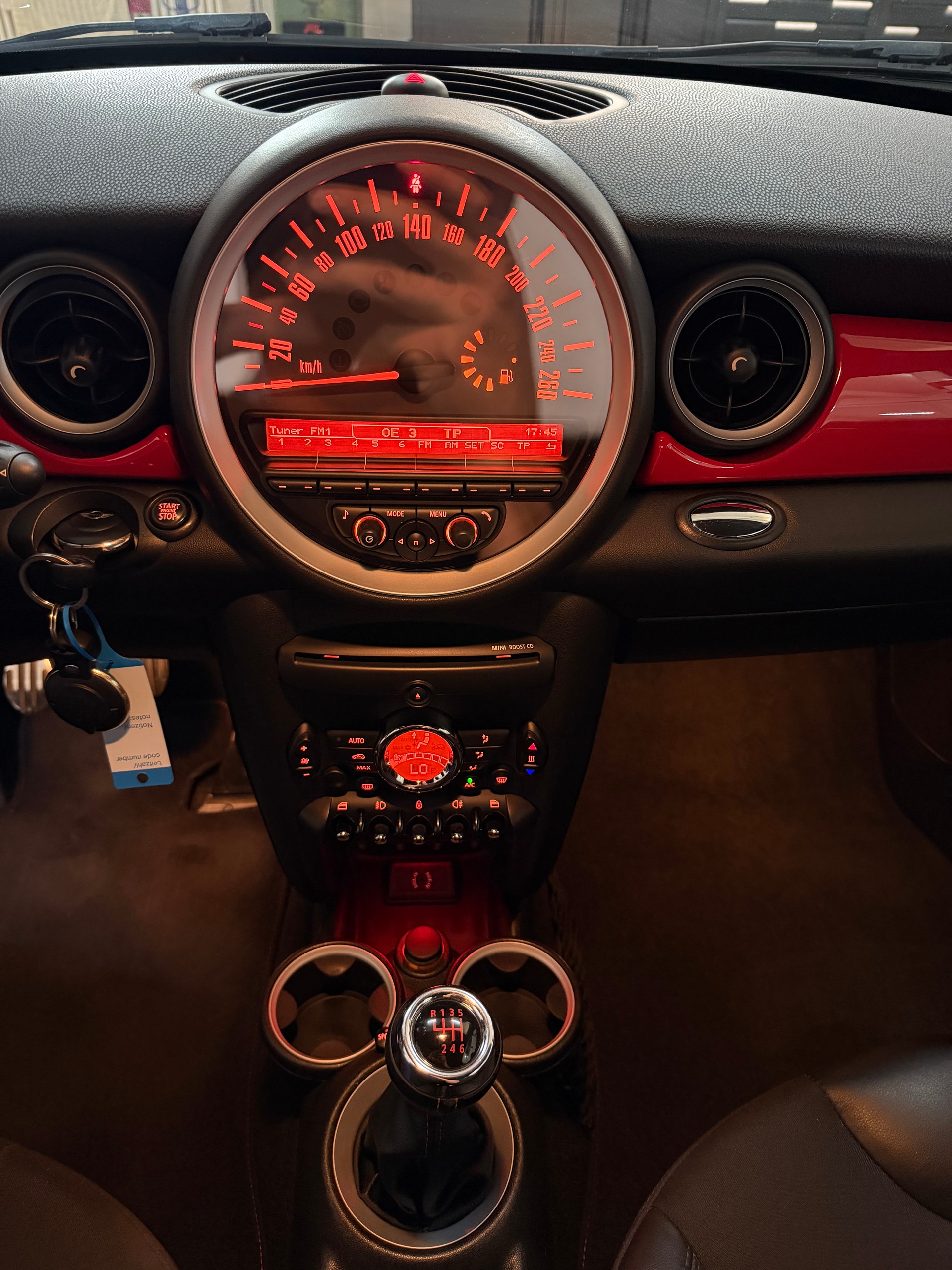 MINI Cooper John Cooper Works Coupé-image-8