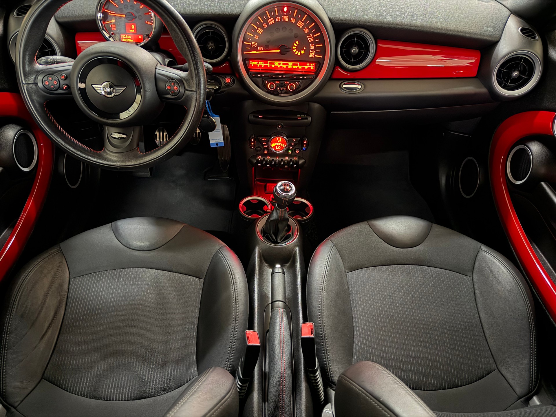 MINI Cooper John Cooper Works Coupé-image-7