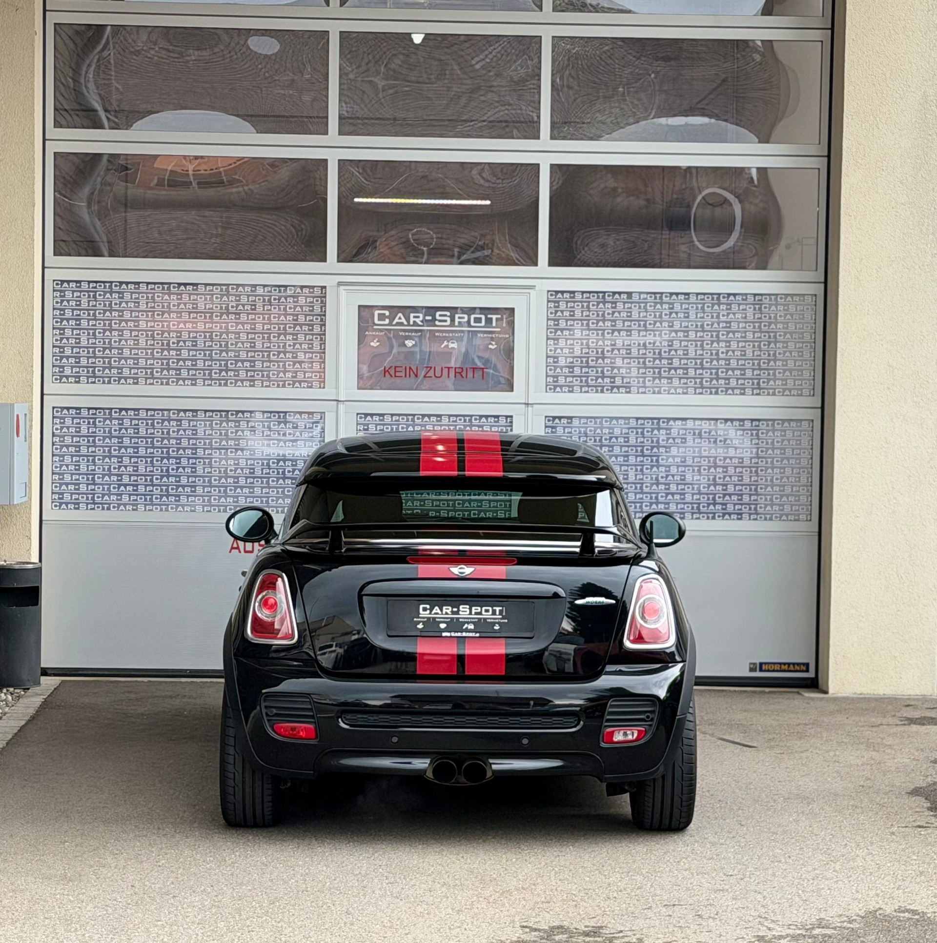 MINI Cooper John Cooper Works Coupé-image-4