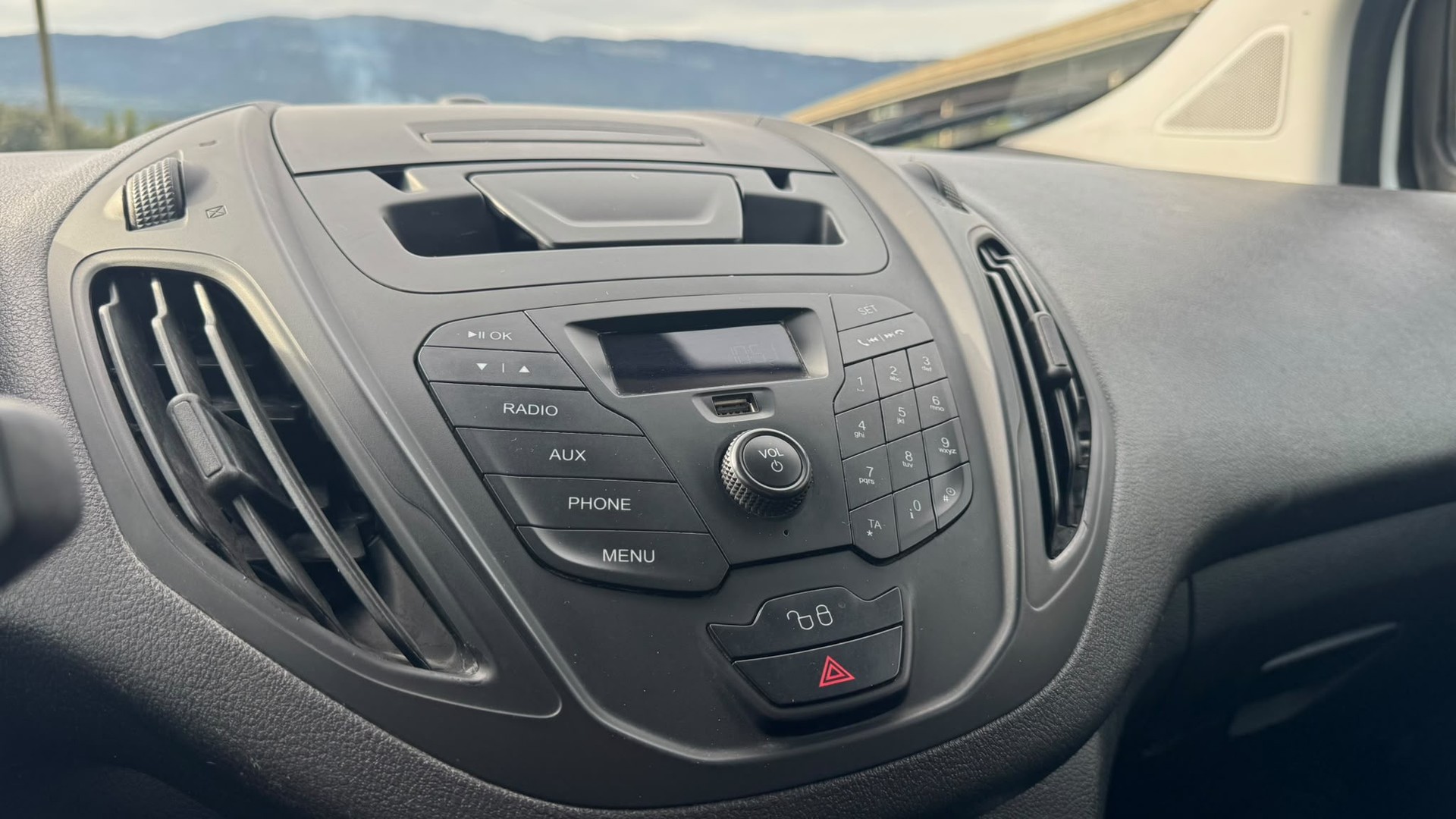 FORD Transit Courier Van 1.0 EcoBoost Trend-image-10