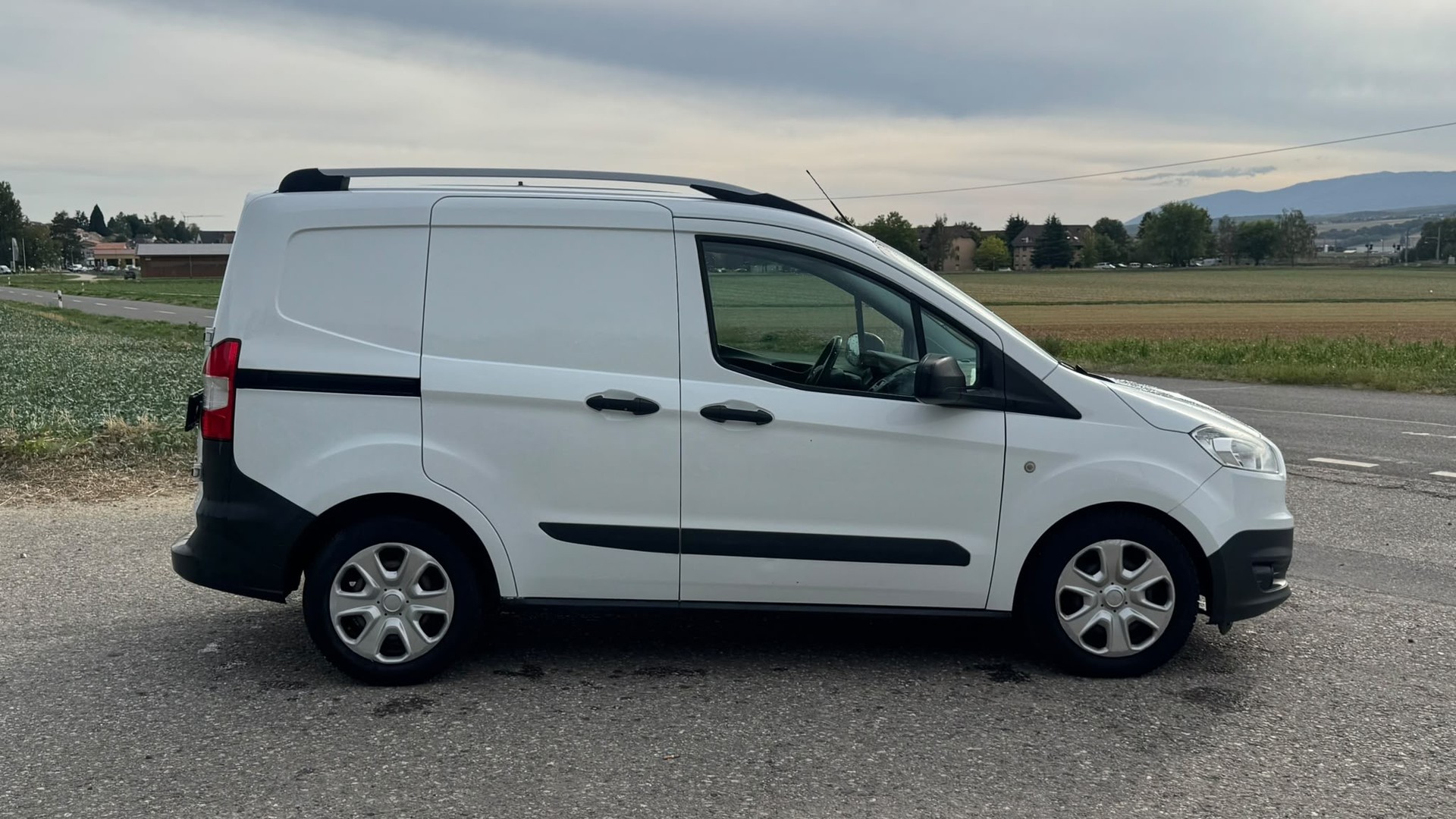 FORD Transit Courier Van 1.0 EcoBoost Trend-image-2